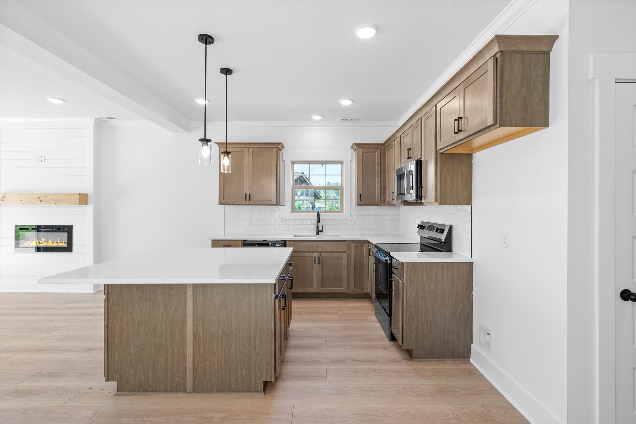 512 Charleston Cove Way