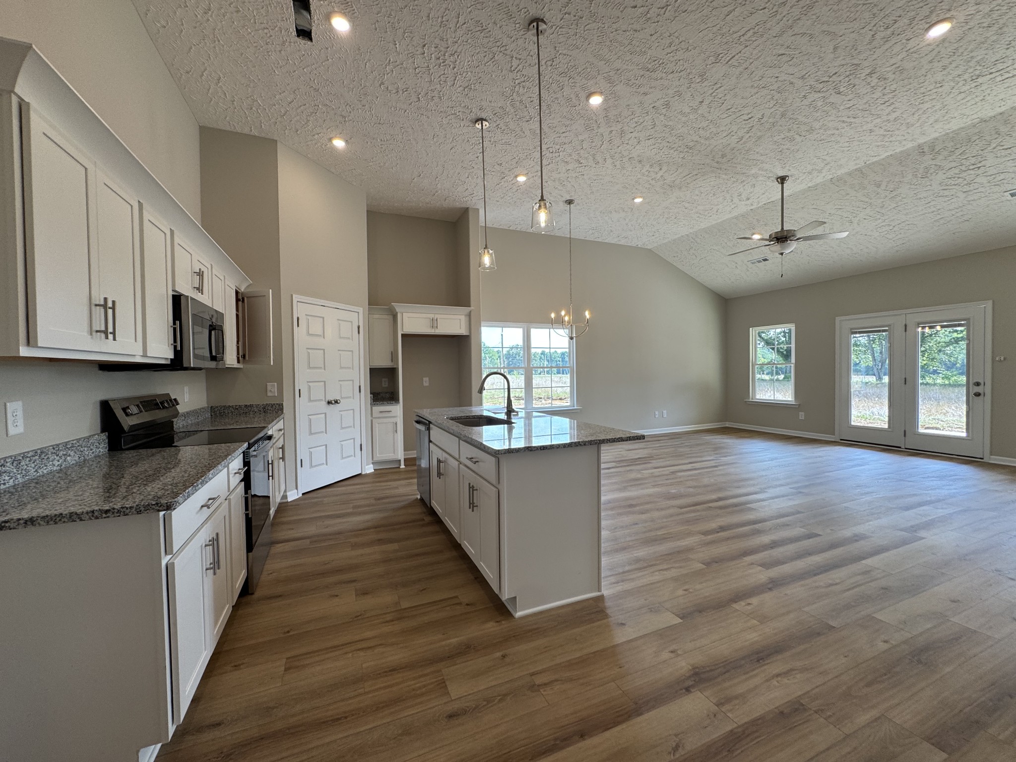 62 Laurel View St