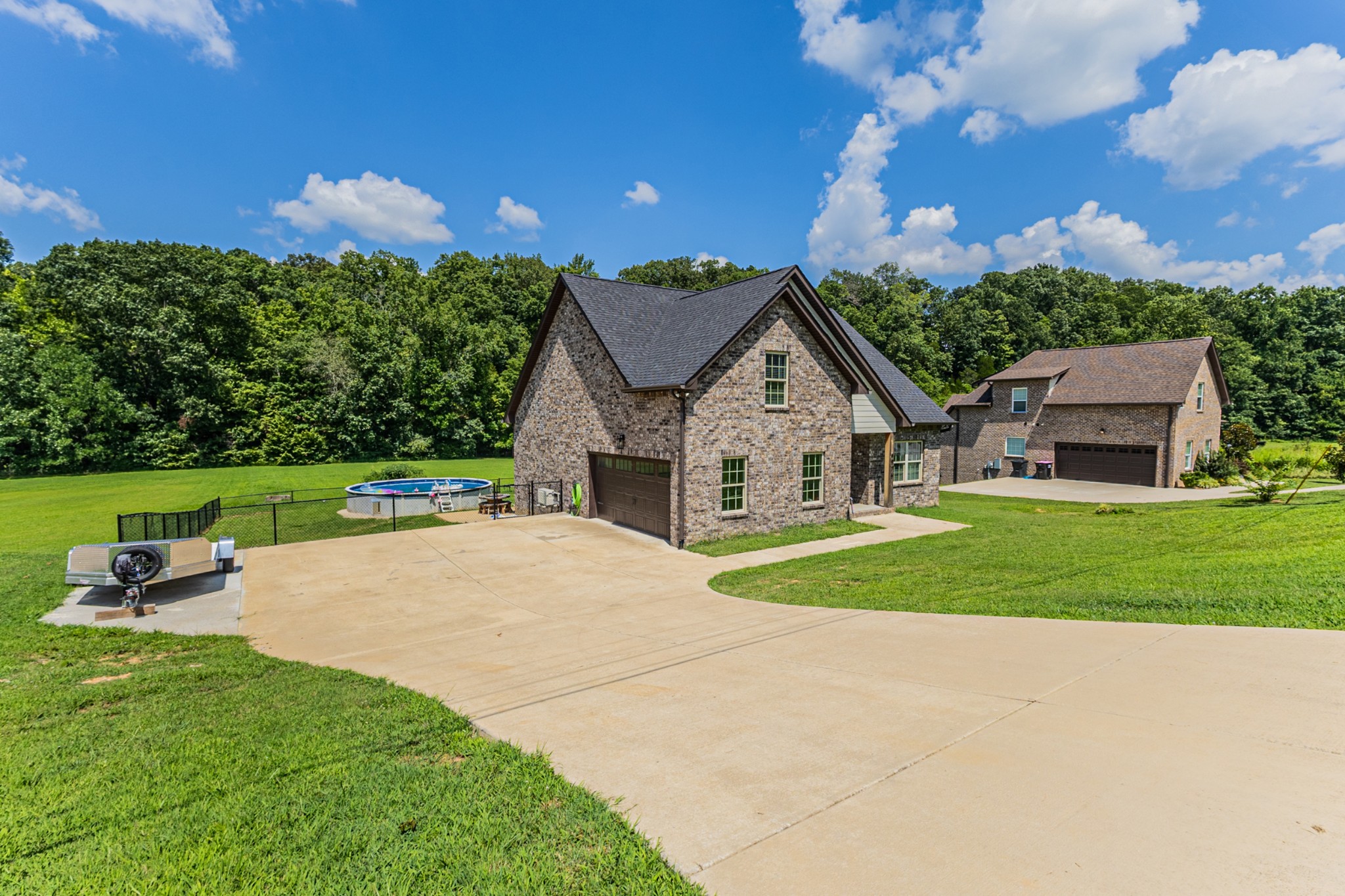 4076 Summit Dr