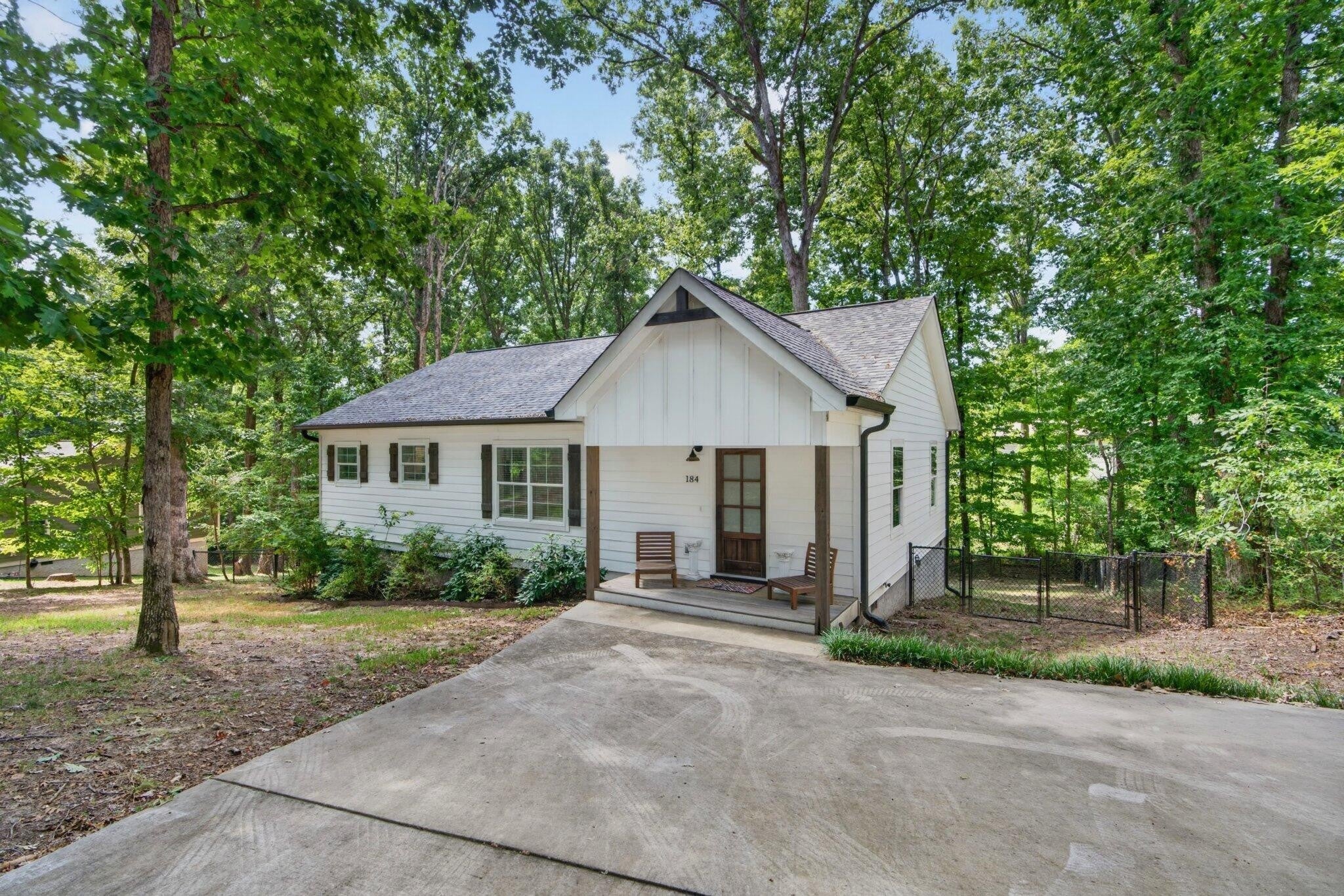 184 Middle Road