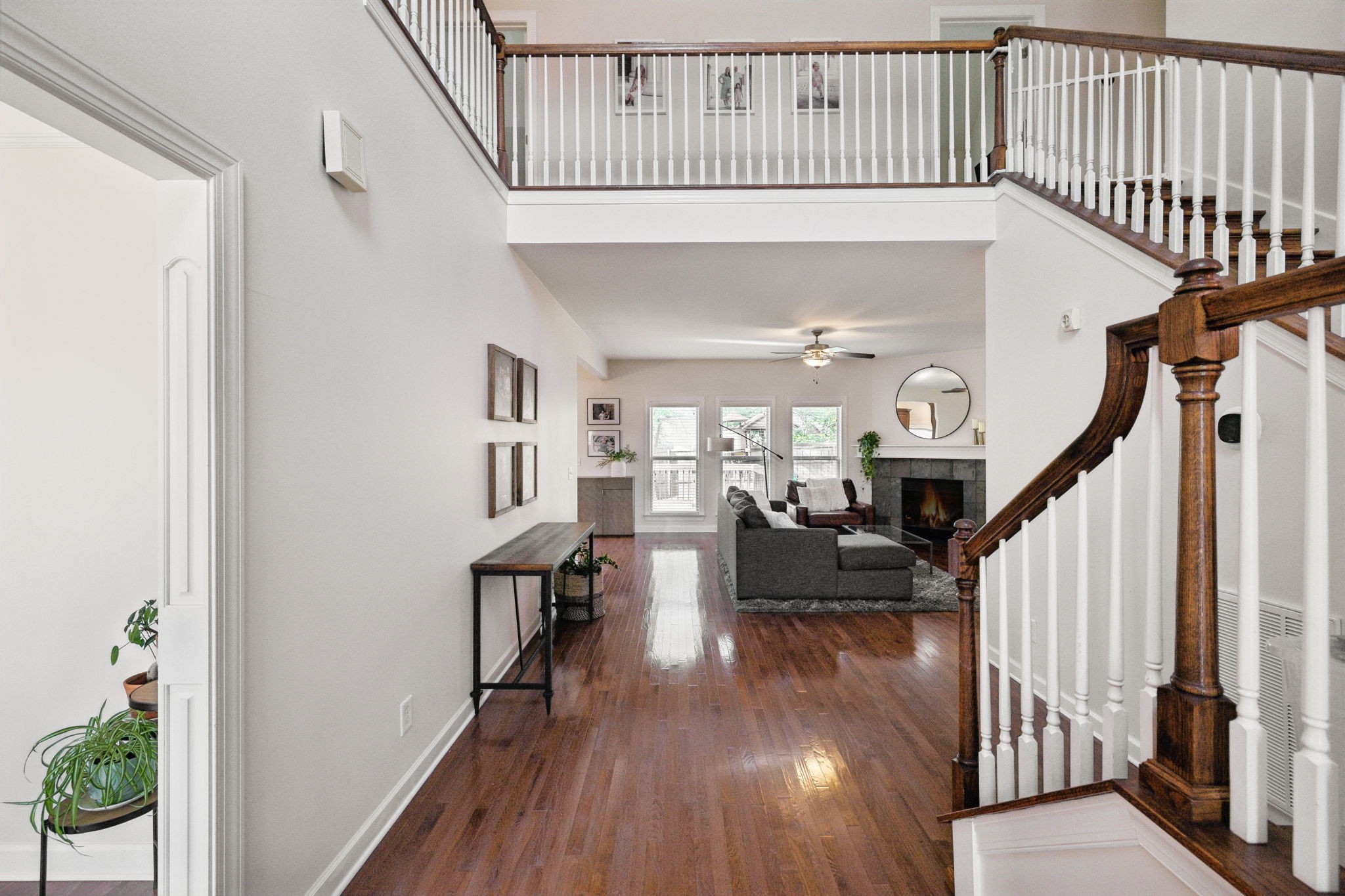616 Collinscrest Ct