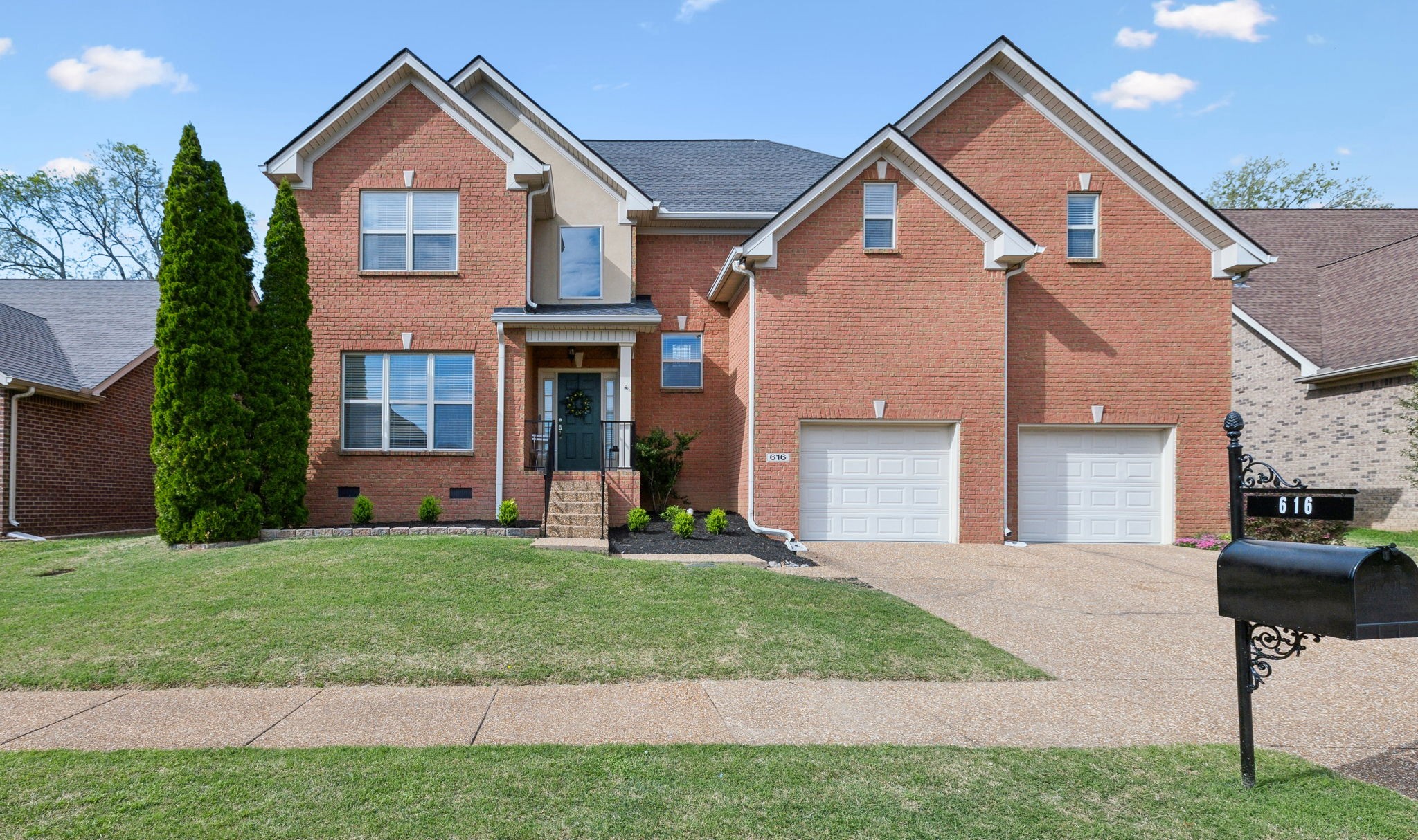 616 Collinscrest Ct