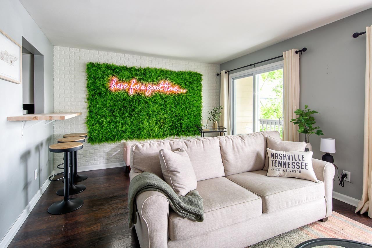 2-bed listing at 916 1st Ave N, Nashville