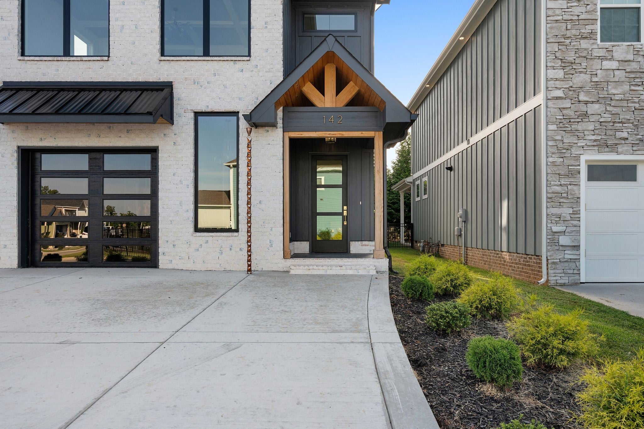 142 Barefoot Way