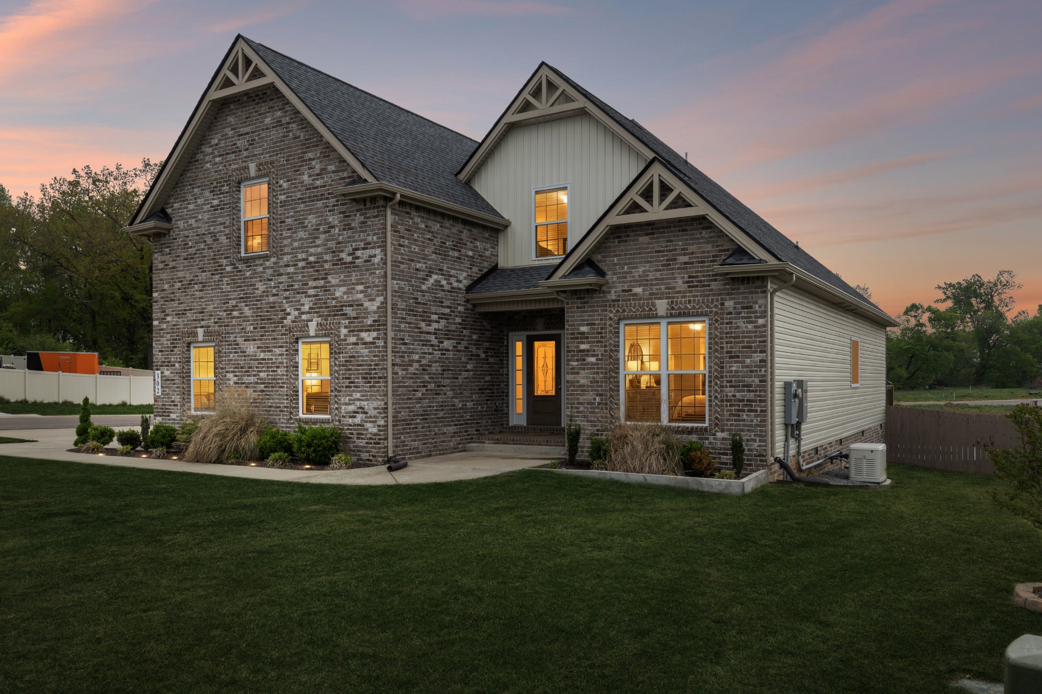 302 Dynamite Hill Dr