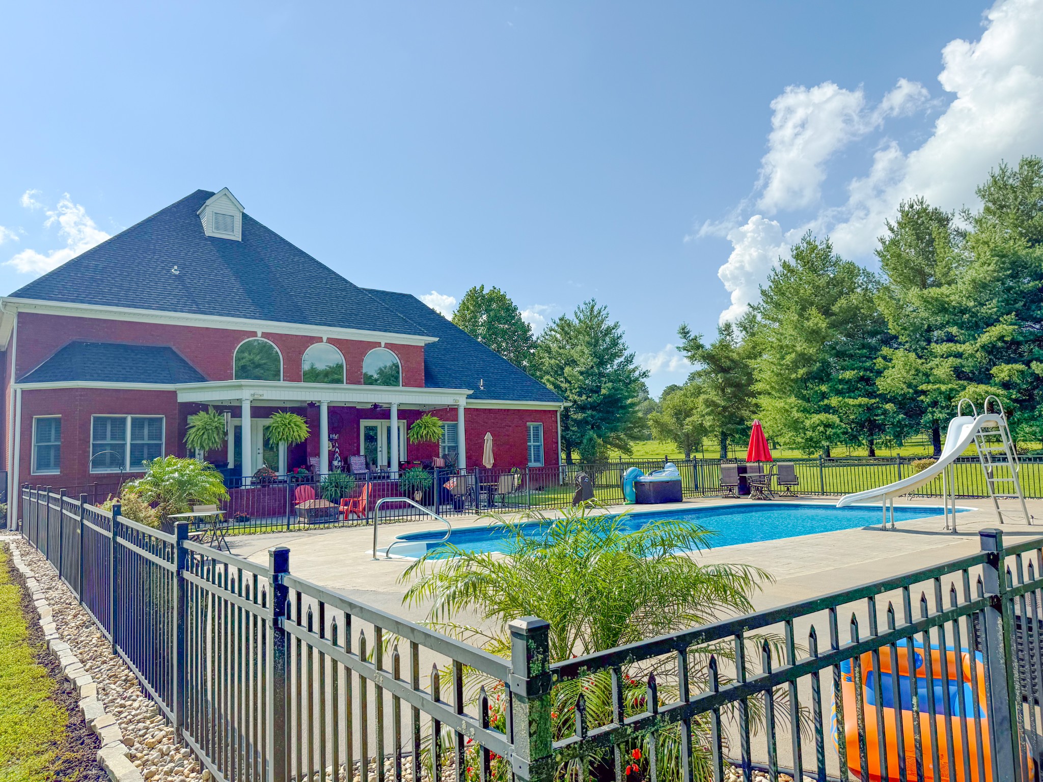 275 N Crescentview Rd