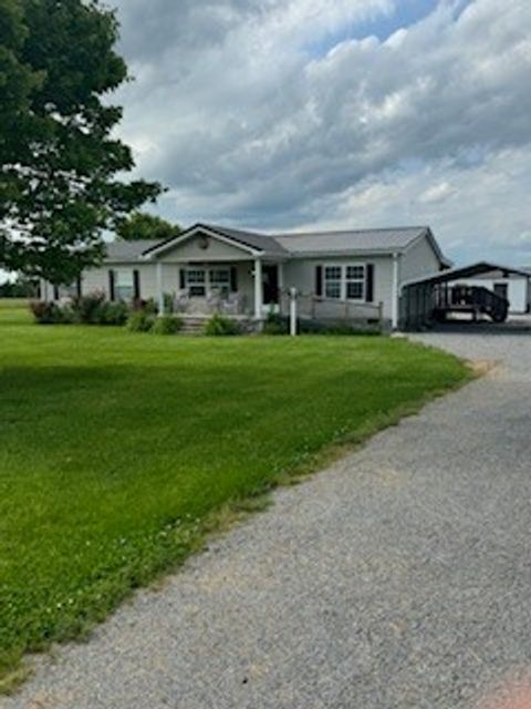 5342 King Robert Ln Westmoreland TN 37186