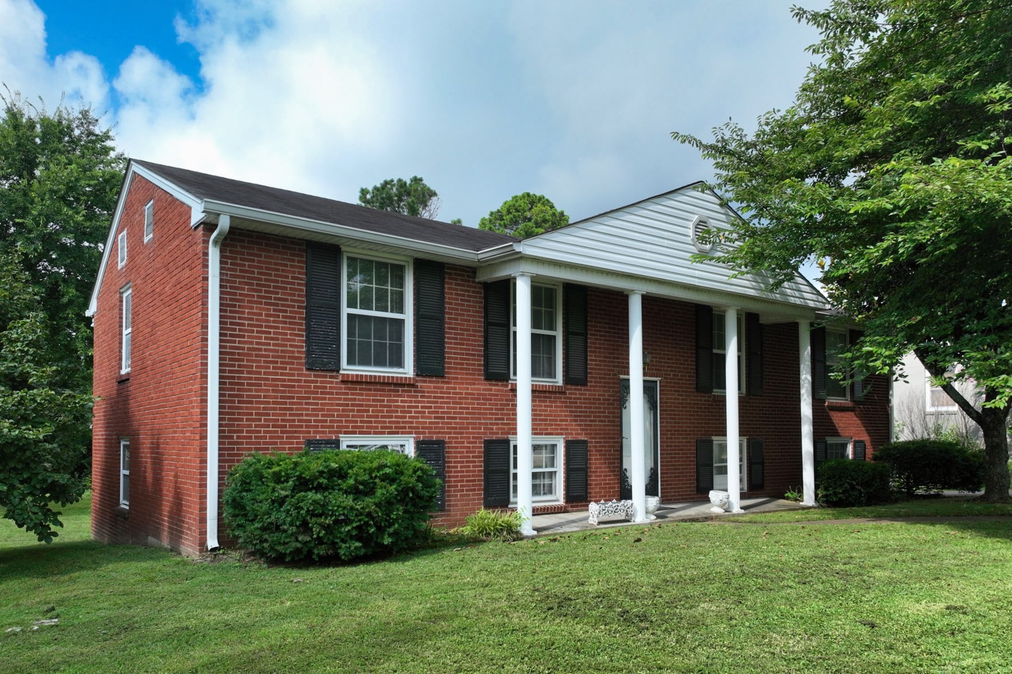 407 Lynn Dr