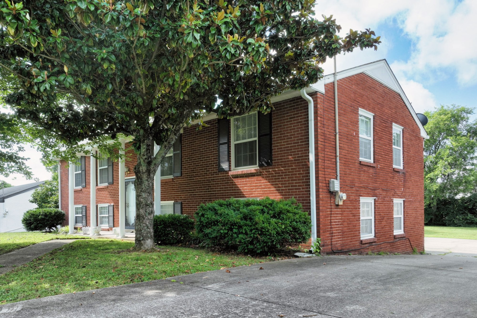 407 Lynn Dr