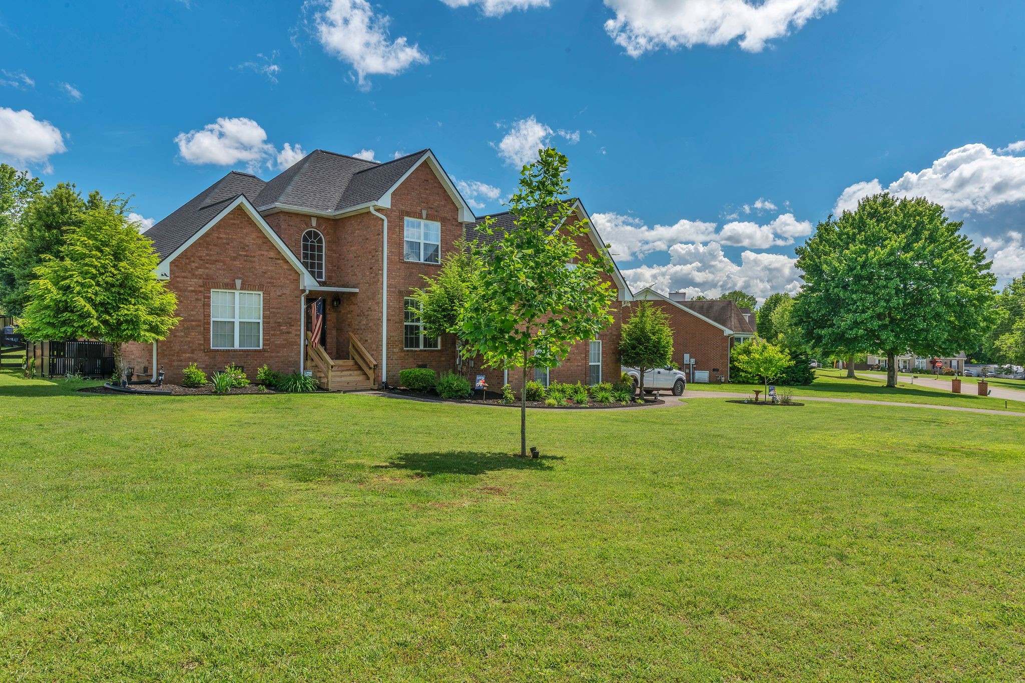 213 Hickory Trl