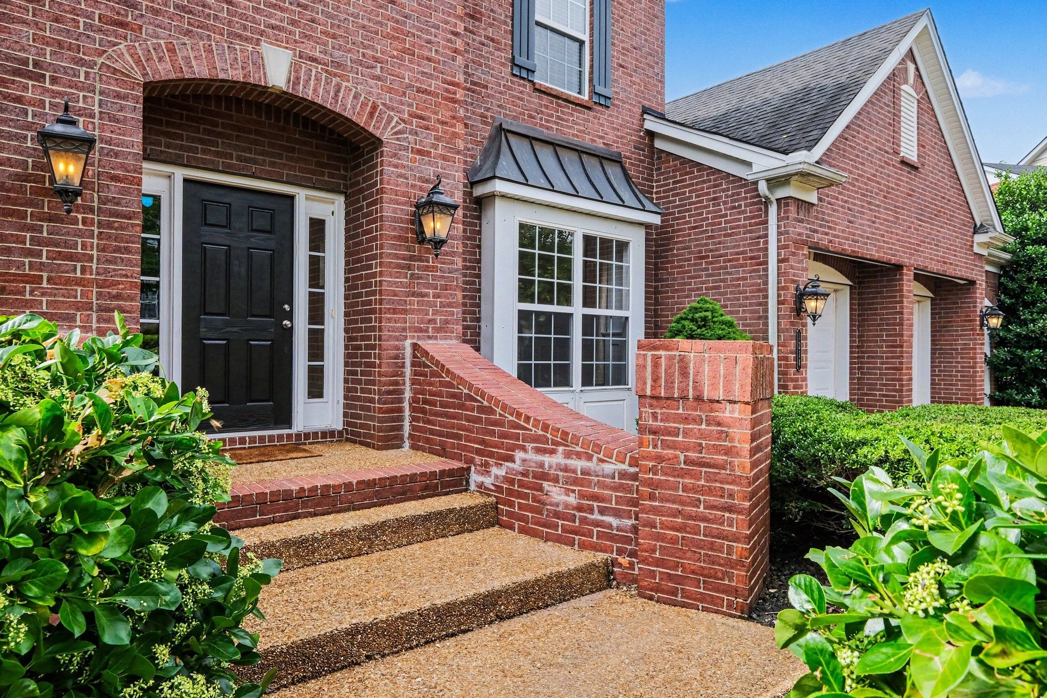 1214 Broadmoor Cir