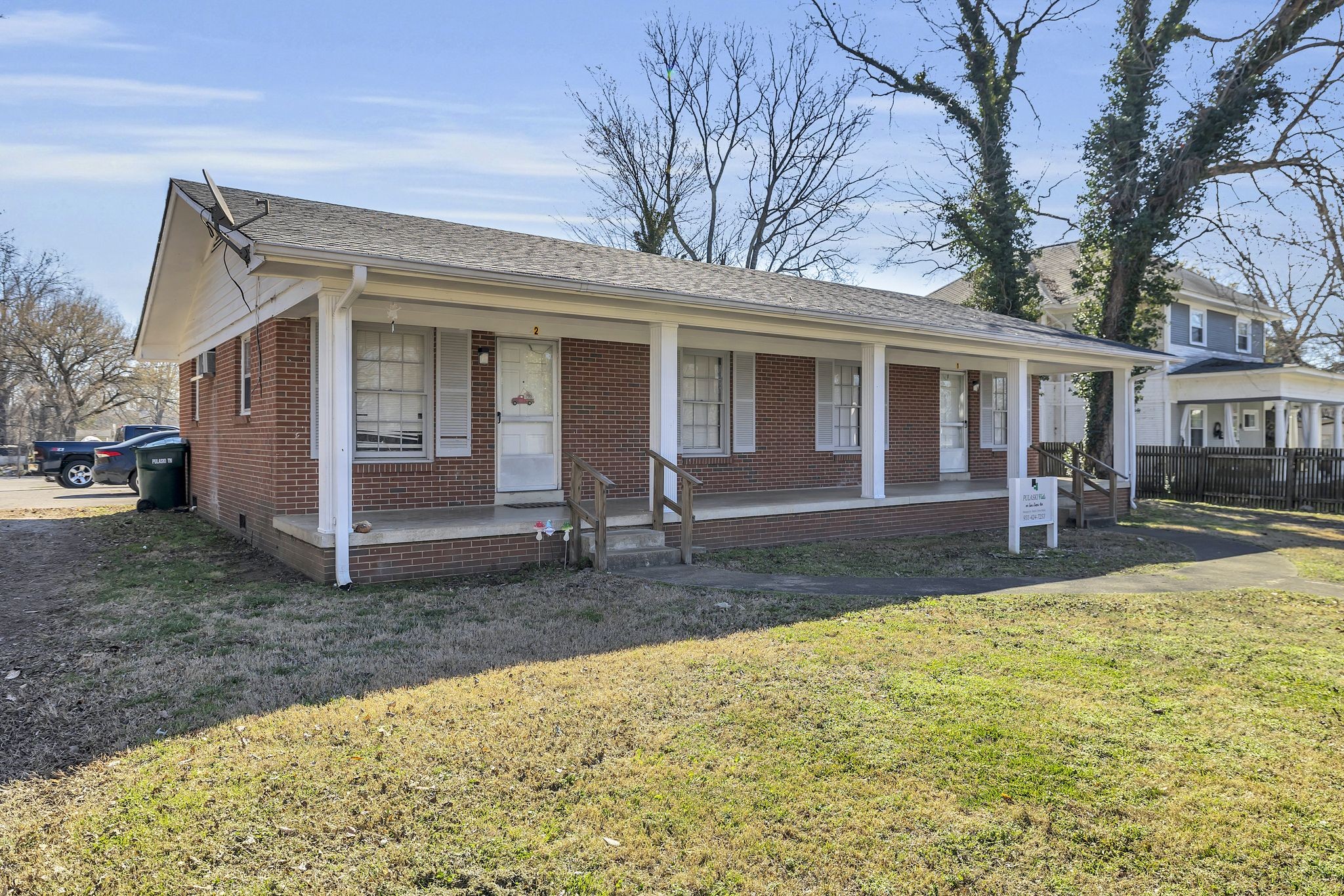 123 S Sam Davis Ave