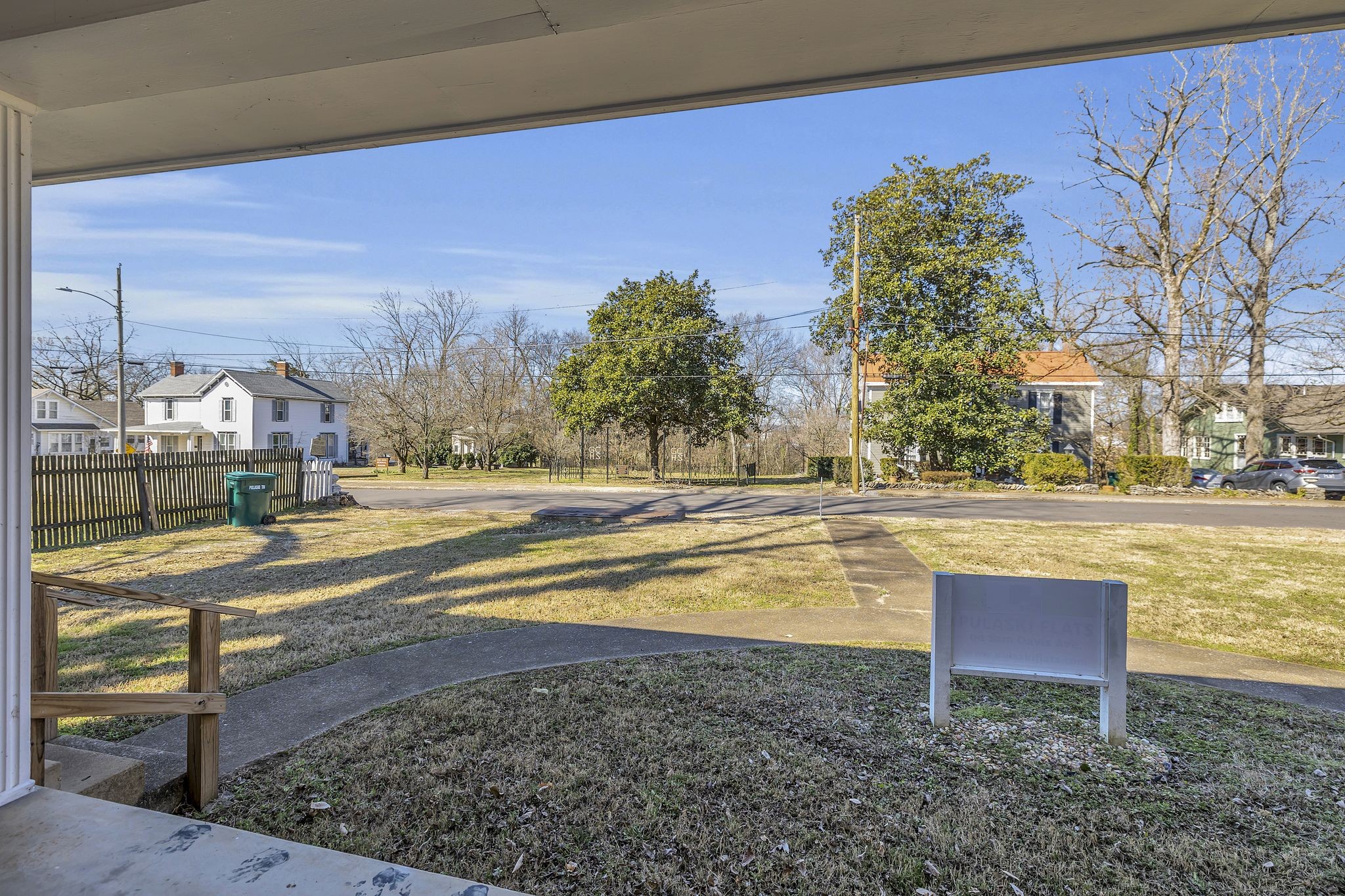 123 S Sam Davis Ave