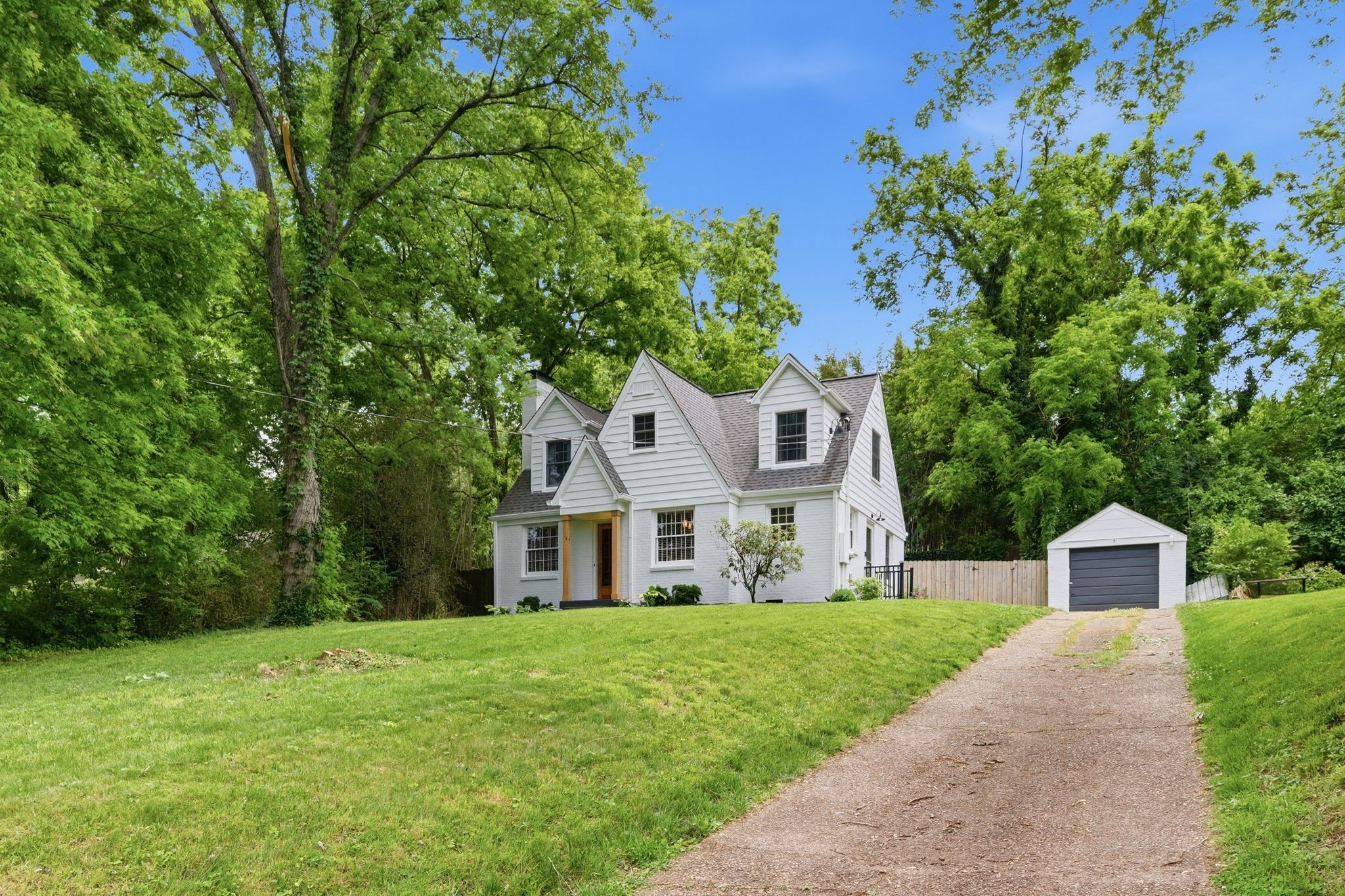 1312 Sunnymeade Dr