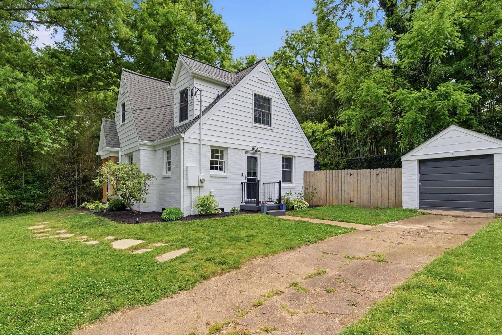 1312 Sunnymeade Dr