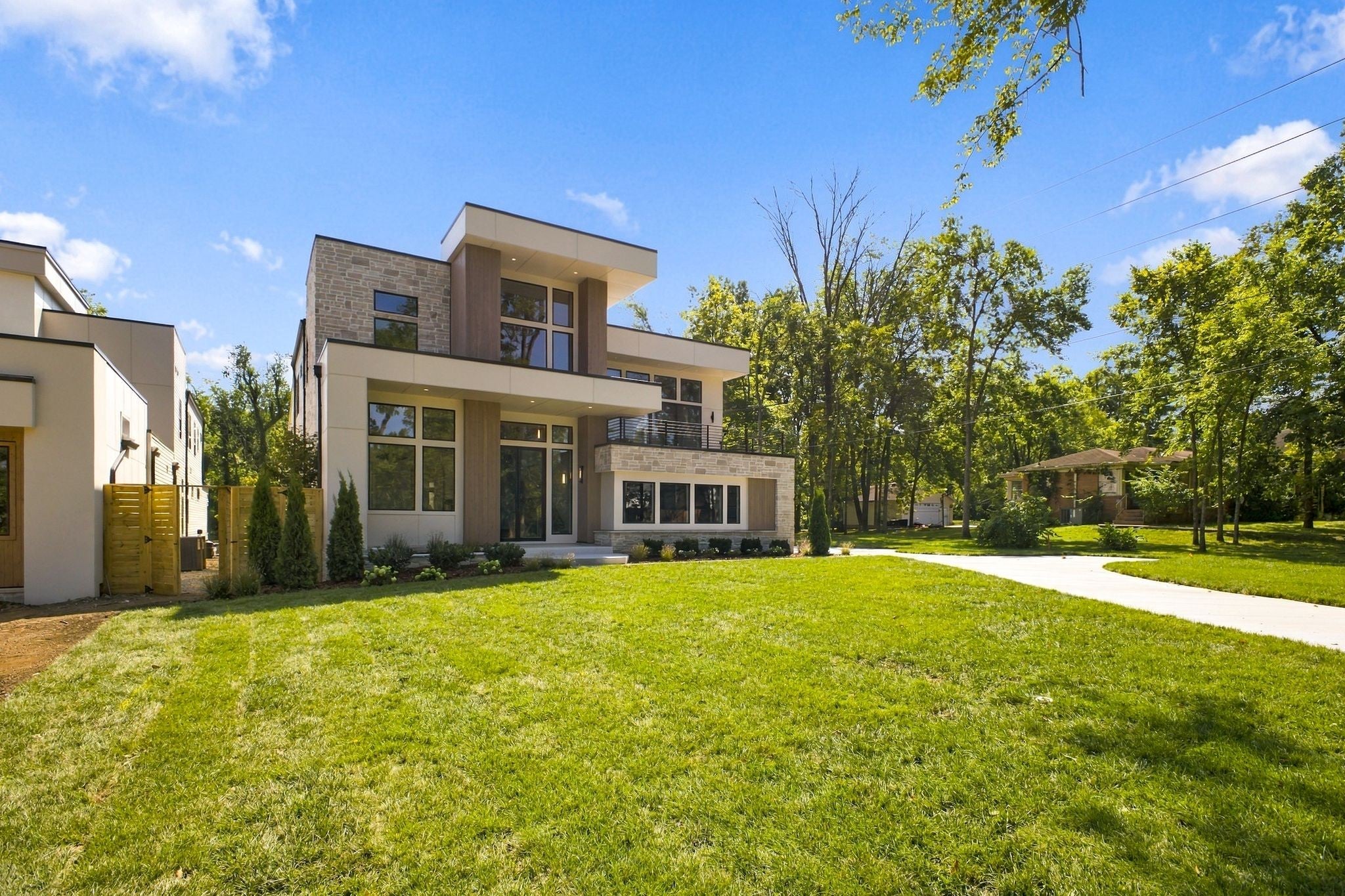 4206B Belmont Park Ter