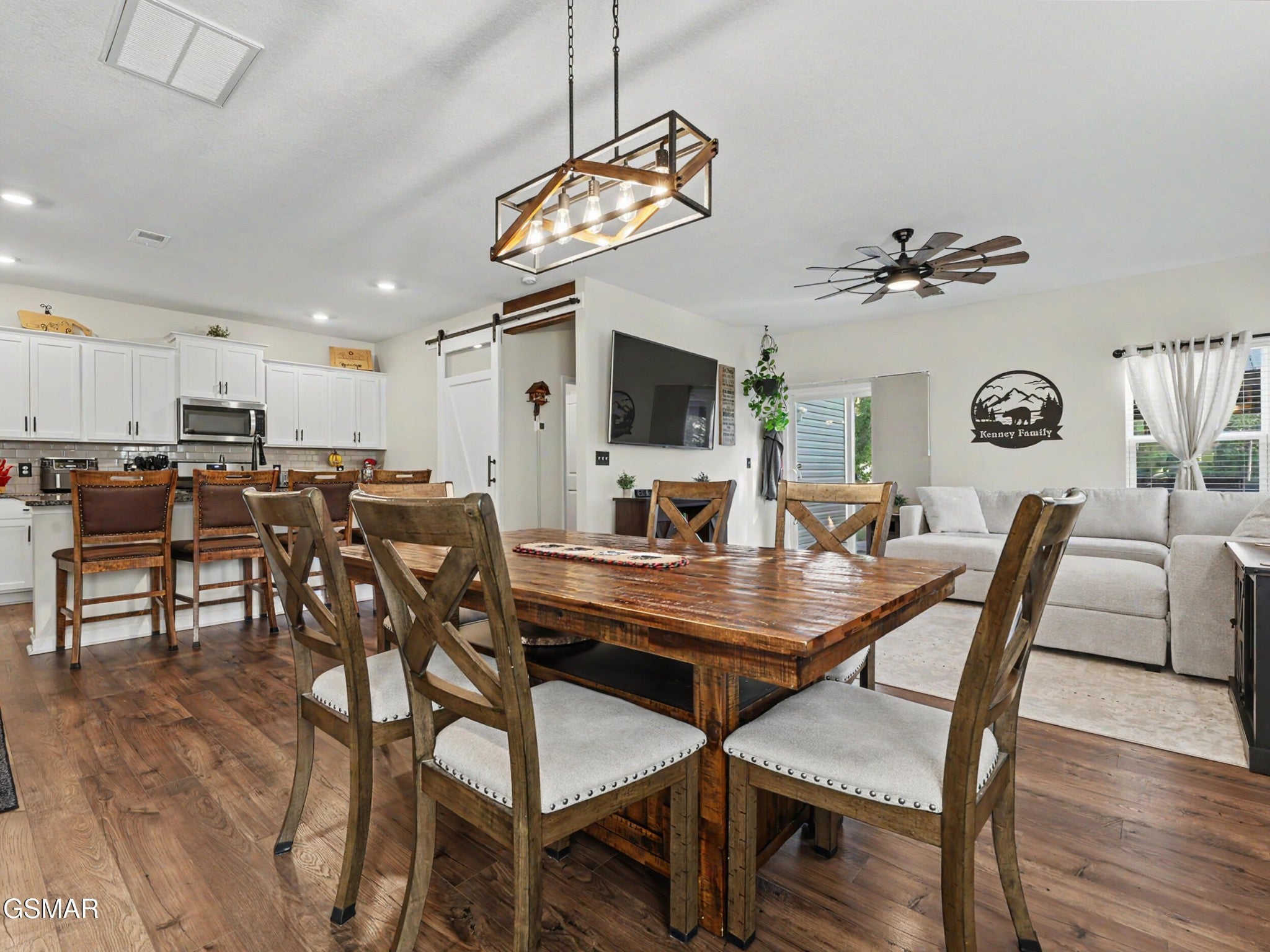 1117 Beacon Road