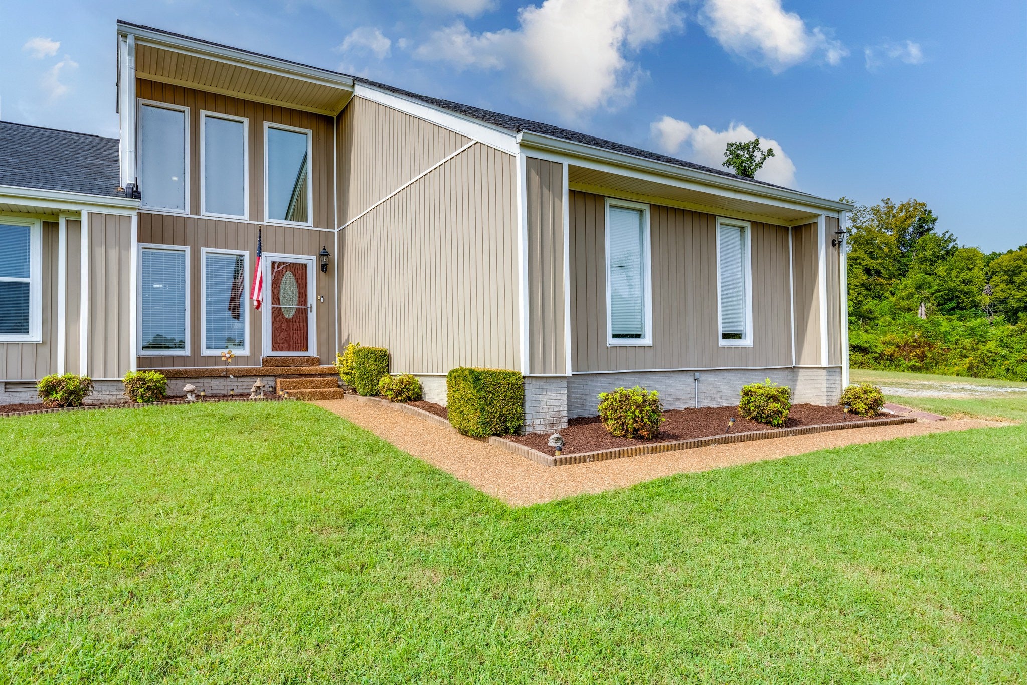 901 Heather Ln