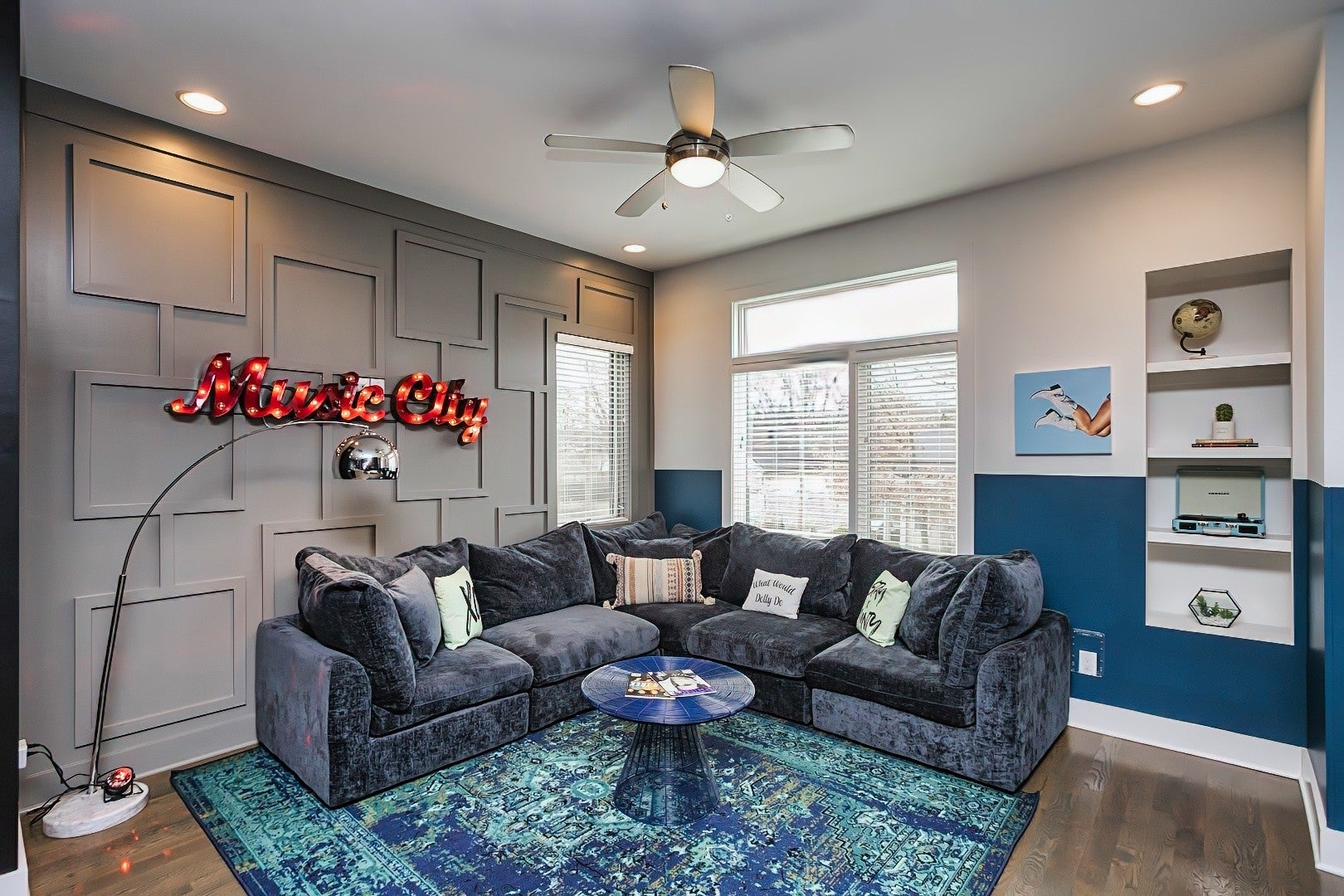 4-bed condo for sale in Nashville, TN 37209, 615 26th Ave N 615 26th Ave N, Nashville TN 37209 4-bed condo, photo 2 of 57