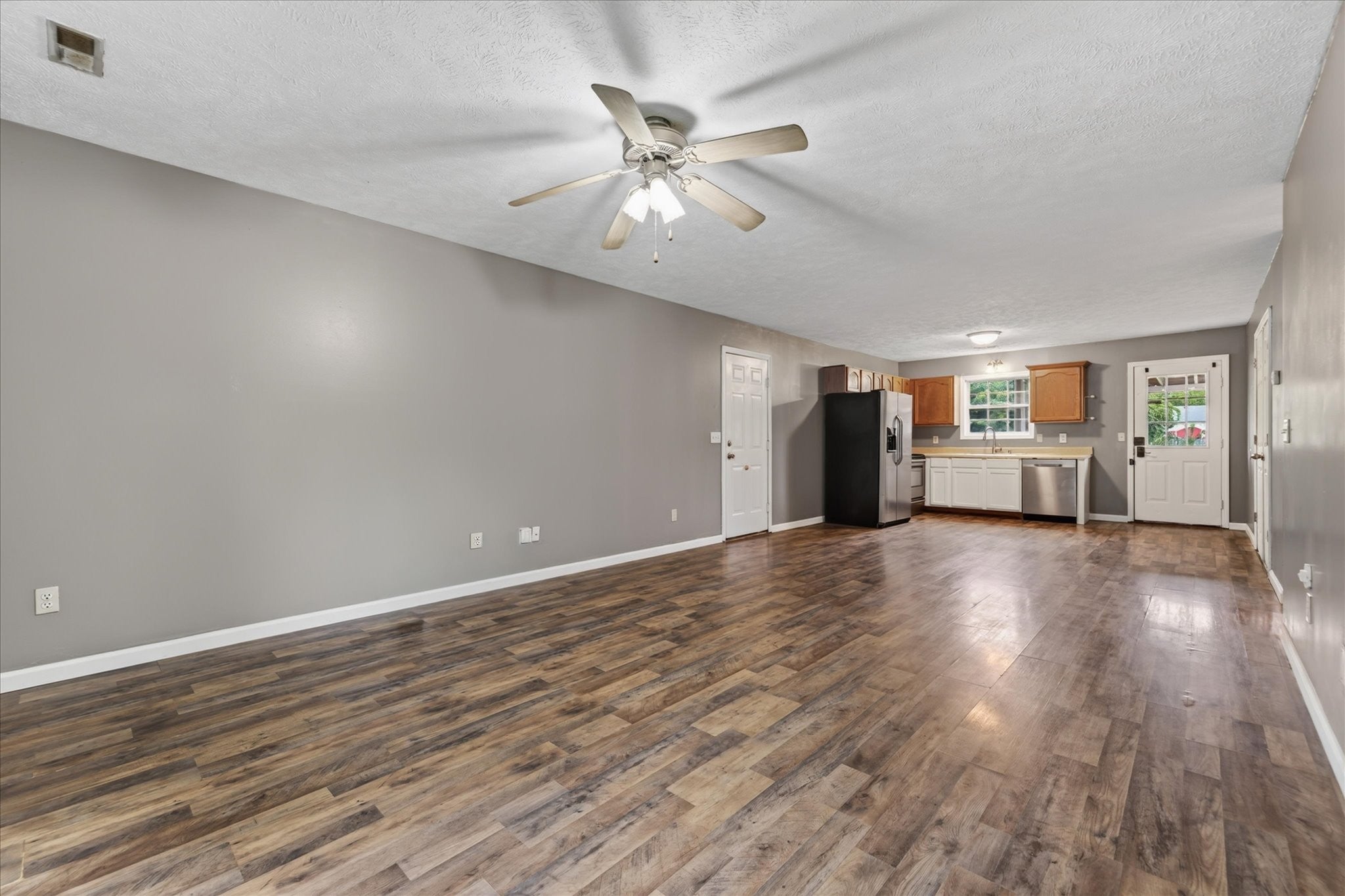 221 Grant Ave