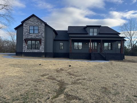 112 Bradley Ln Cottontown TN 37048