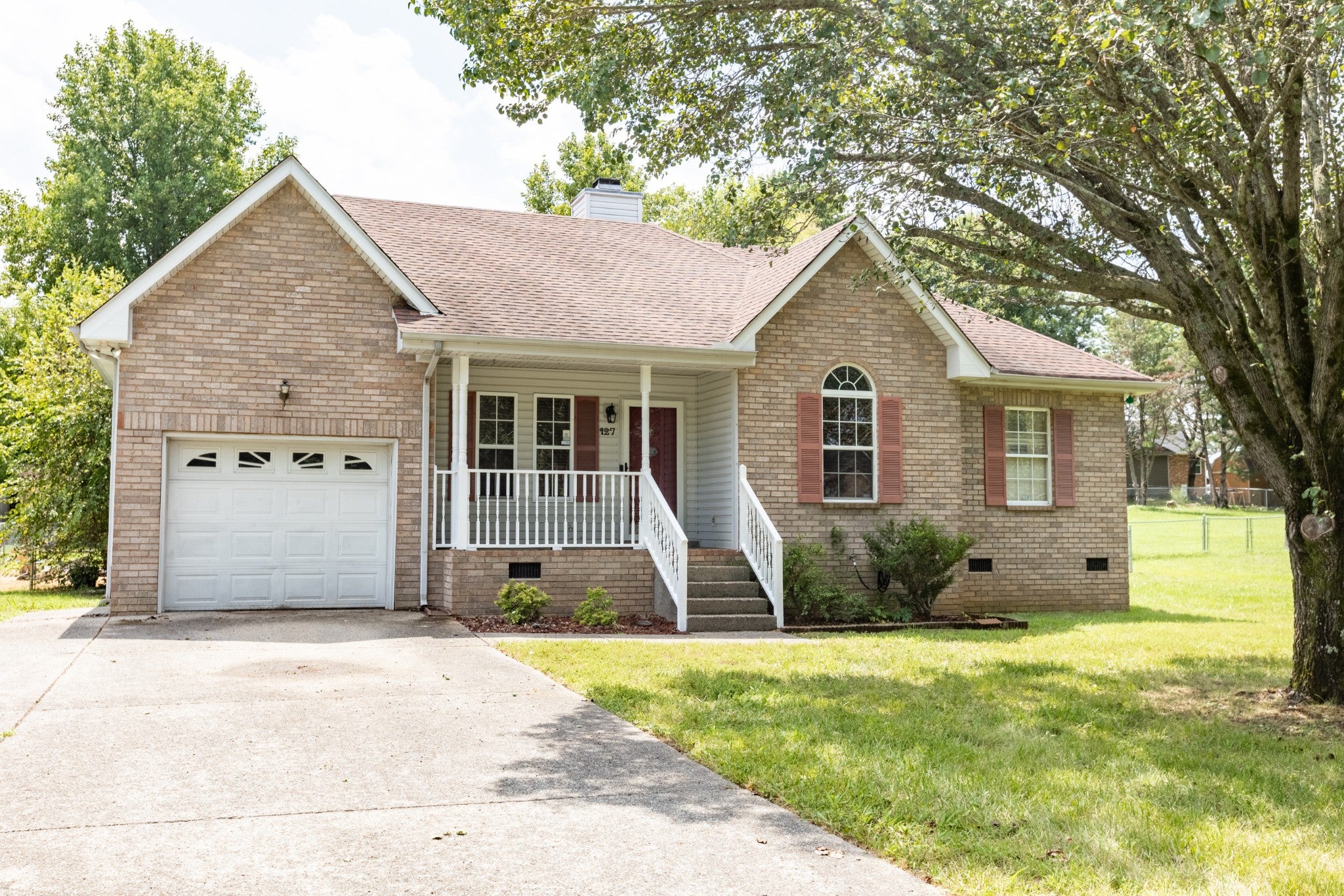 127 Grant Ct - Photo 2