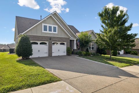 1022 Waterstone Dr Lebanon TN 37090
