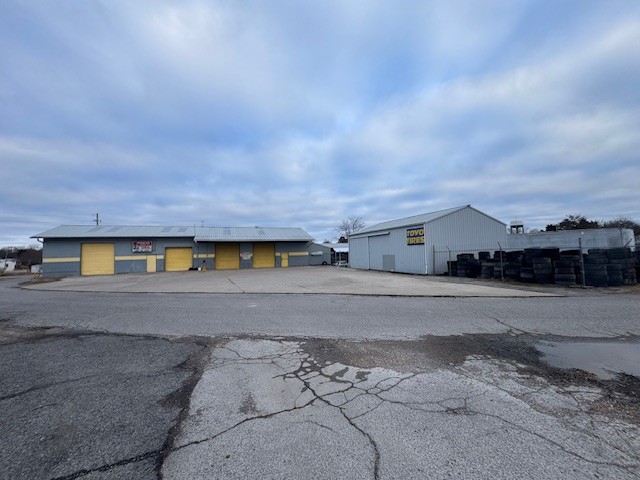 60 Roney Ave