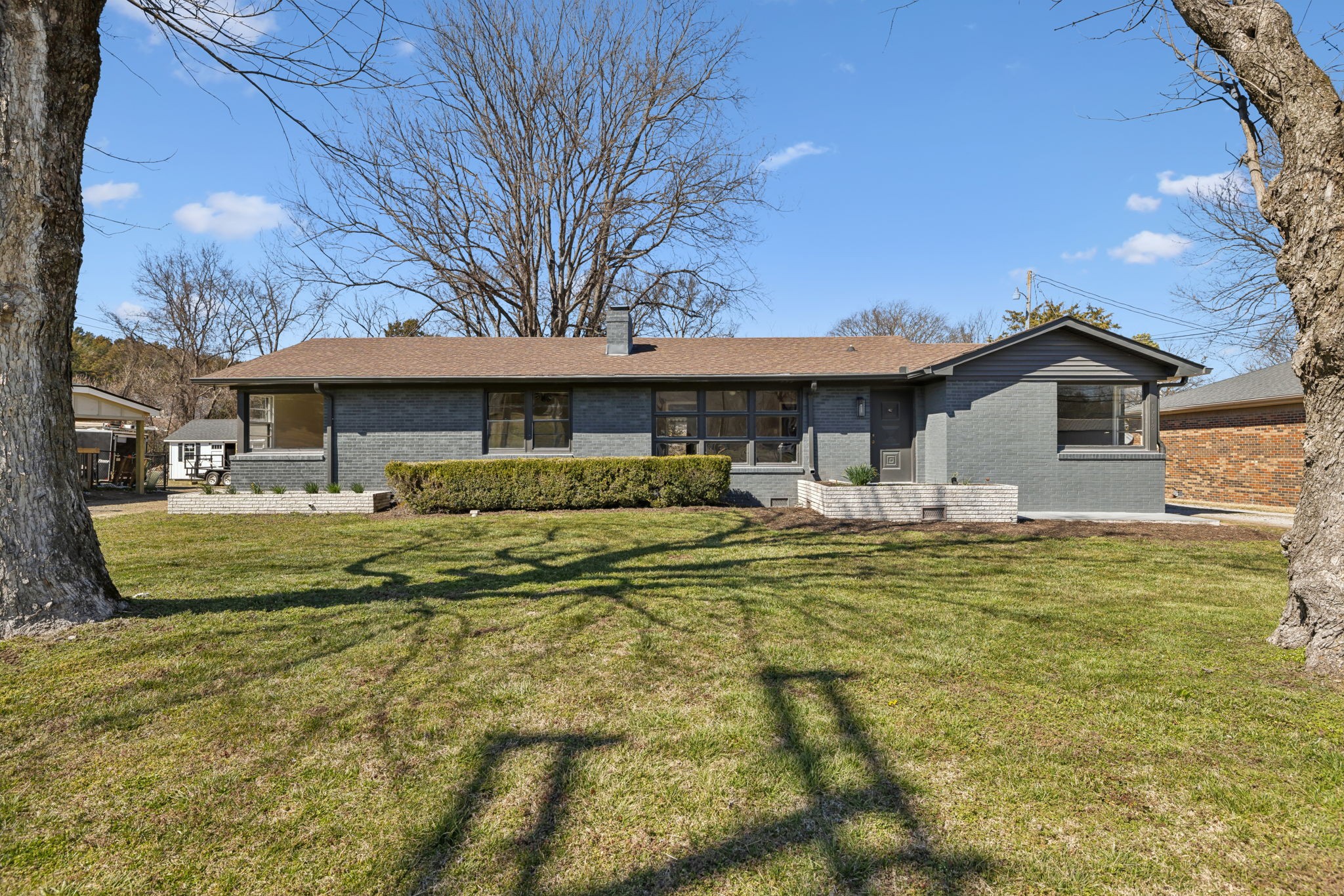 1712 W Main St
