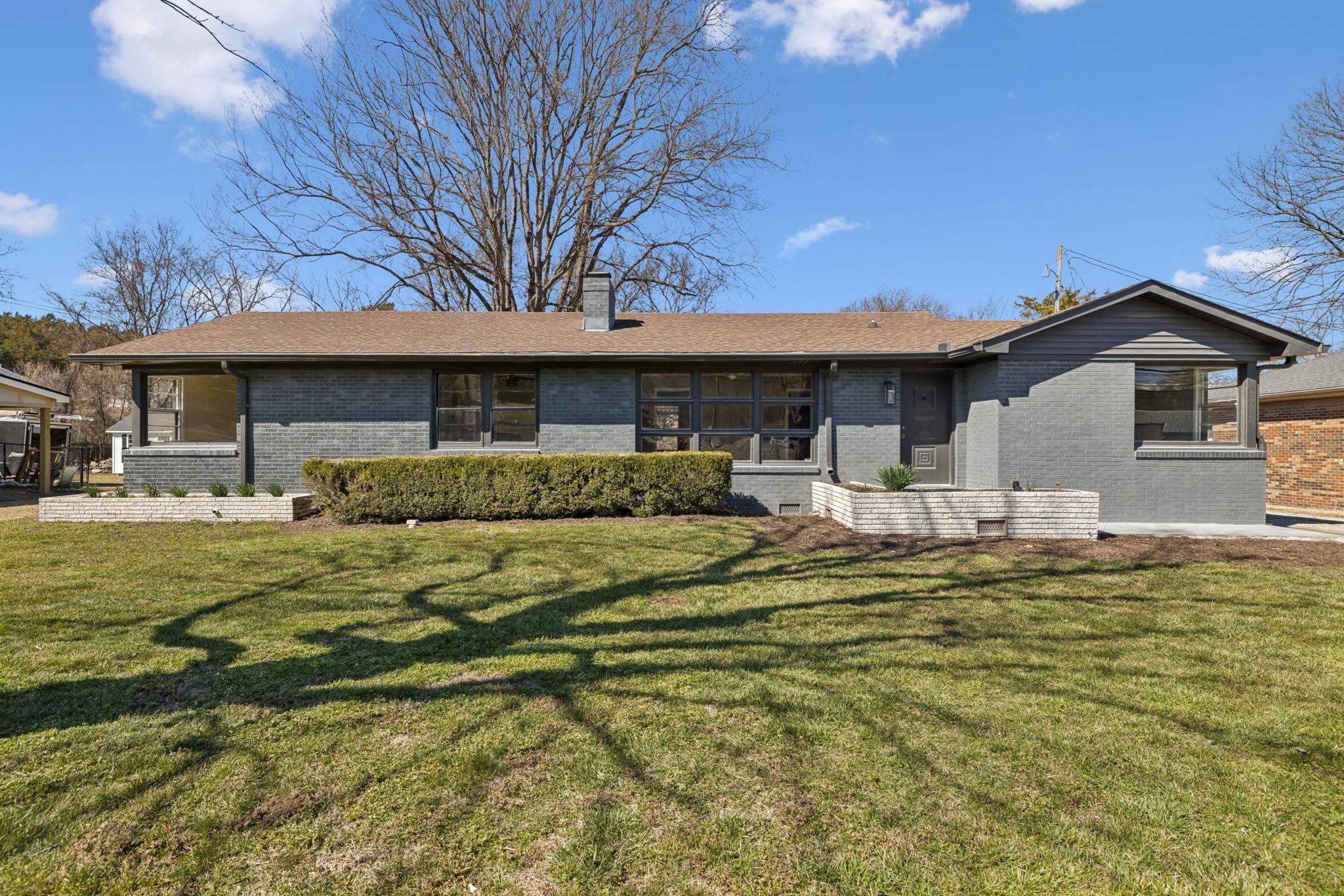1712 W Main St