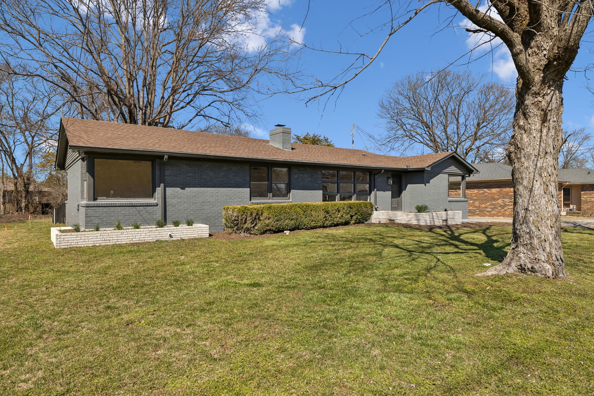 1712 W Main St