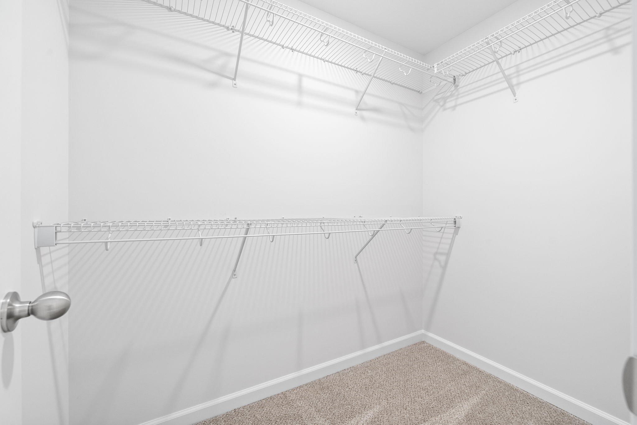 Clarksville, Tennessee 37043, United States, 3 Bedrooms Bedrooms, ,2 BathroomsBathrooms,Residential,Active,198223