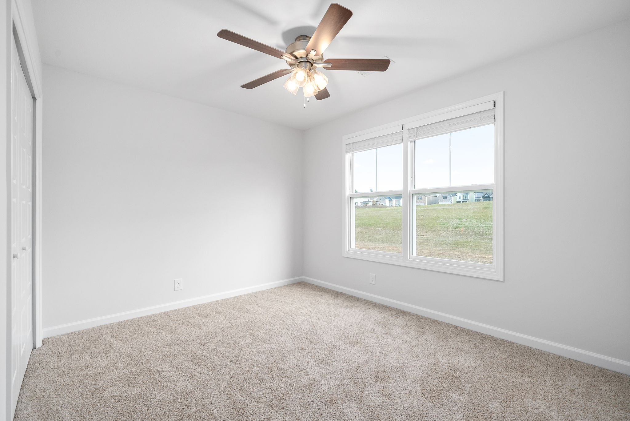 Clarksville, Tennessee 37043, United States, 3 Bedrooms Bedrooms, ,2 BathroomsBathrooms,Residential,Active,198223