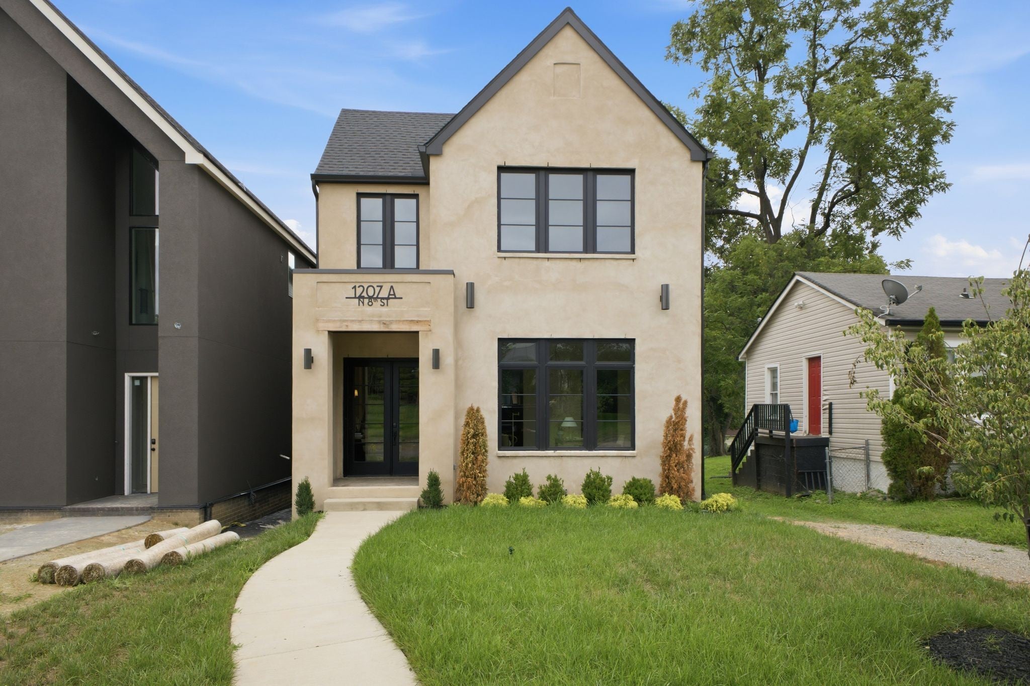 6-bed listing at 1207a N 8th St, Nashville