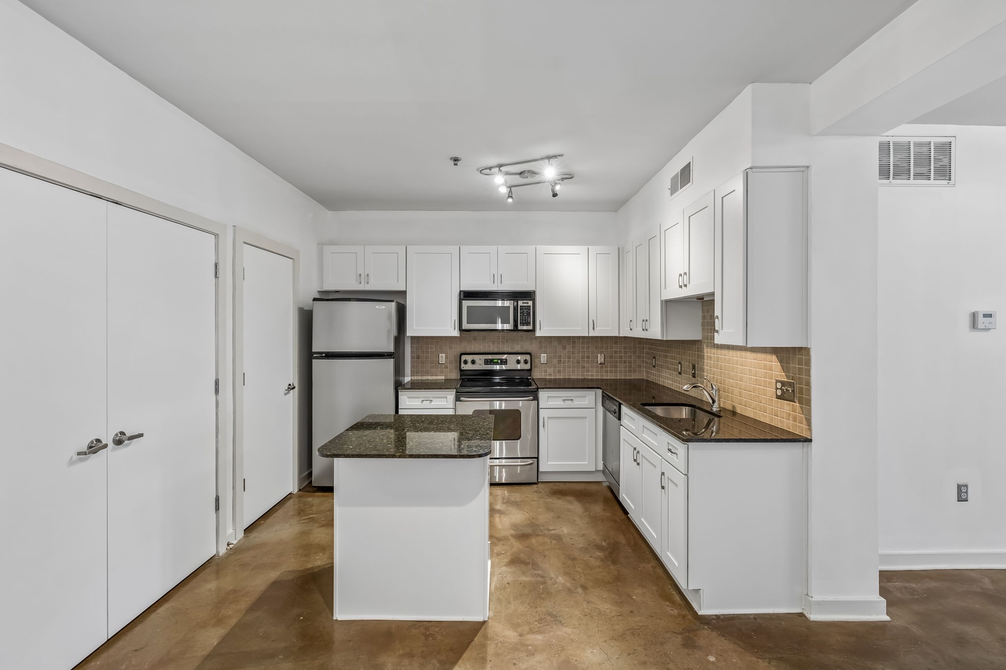 1803 Broadway 226