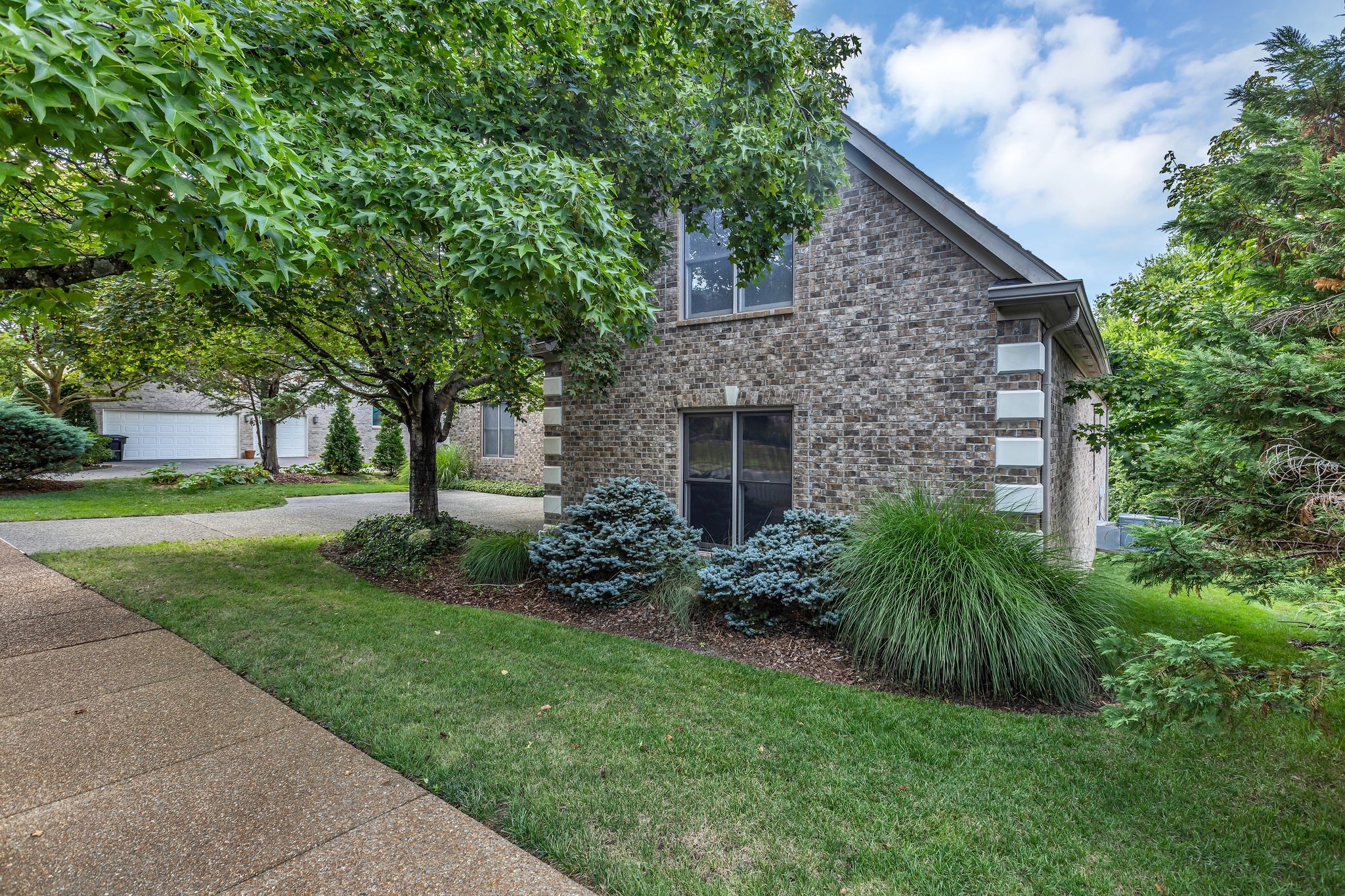 238 McLean Ct