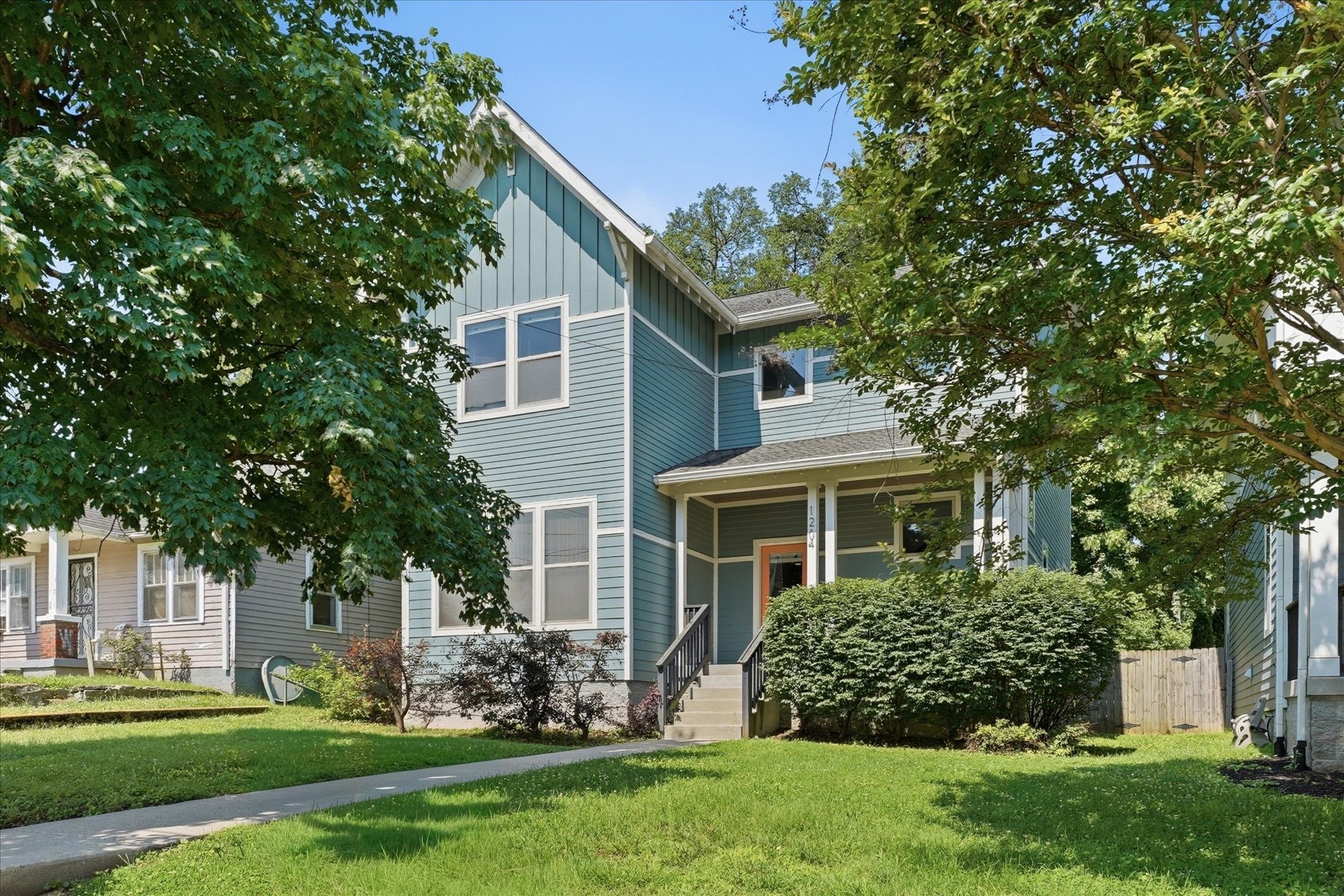4-bed home for sale in Nashville, TN 37207, 1204 N 8th St 1204 N 8th St, Nashville TN 37207 4-bed home, photo 2 of 30