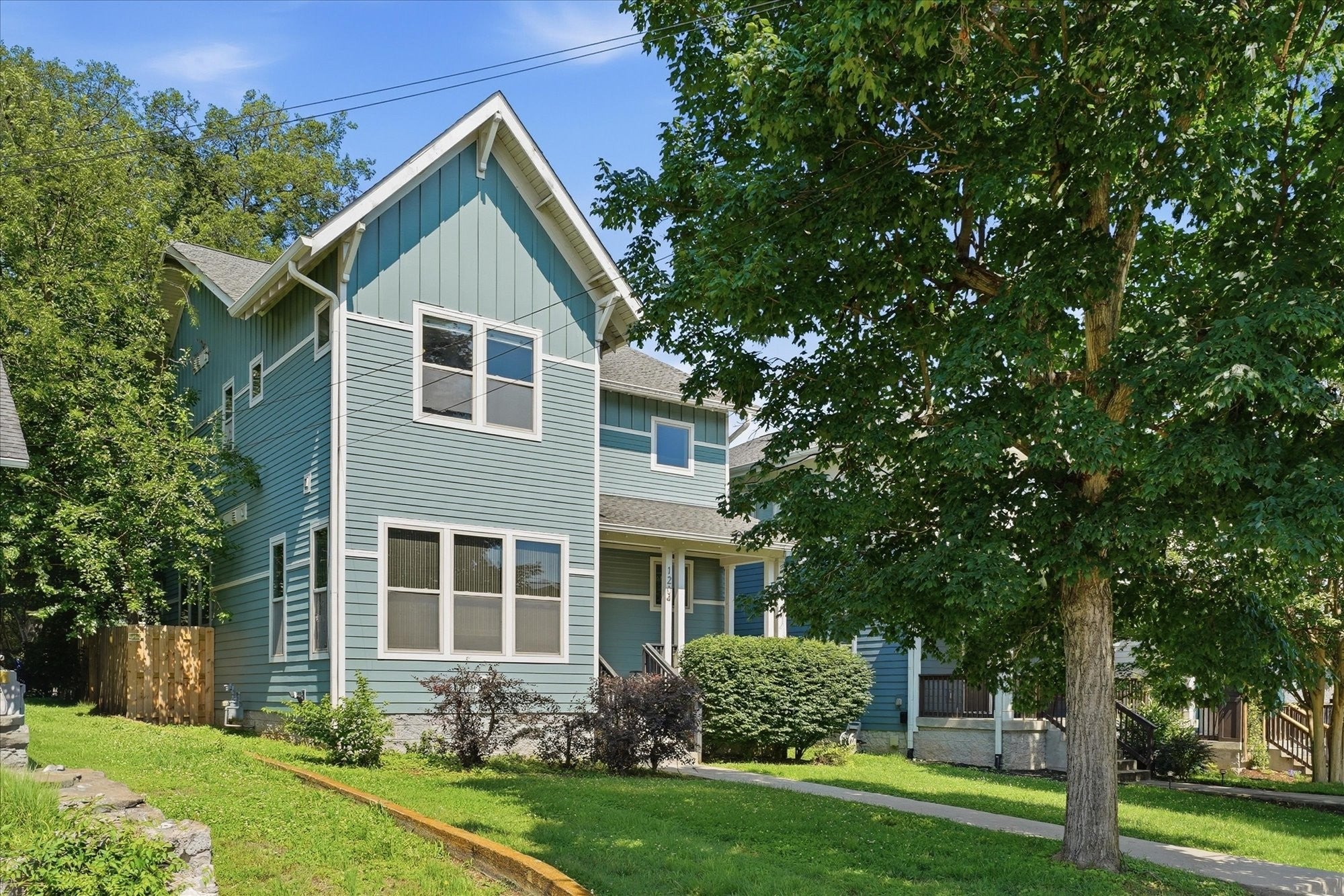 4-bed home for sale in Nashville, TN 37207, 1204 N 8th St 1204 N 8th St, Nashville TN 37207 4-bed home, photo 3 of 30