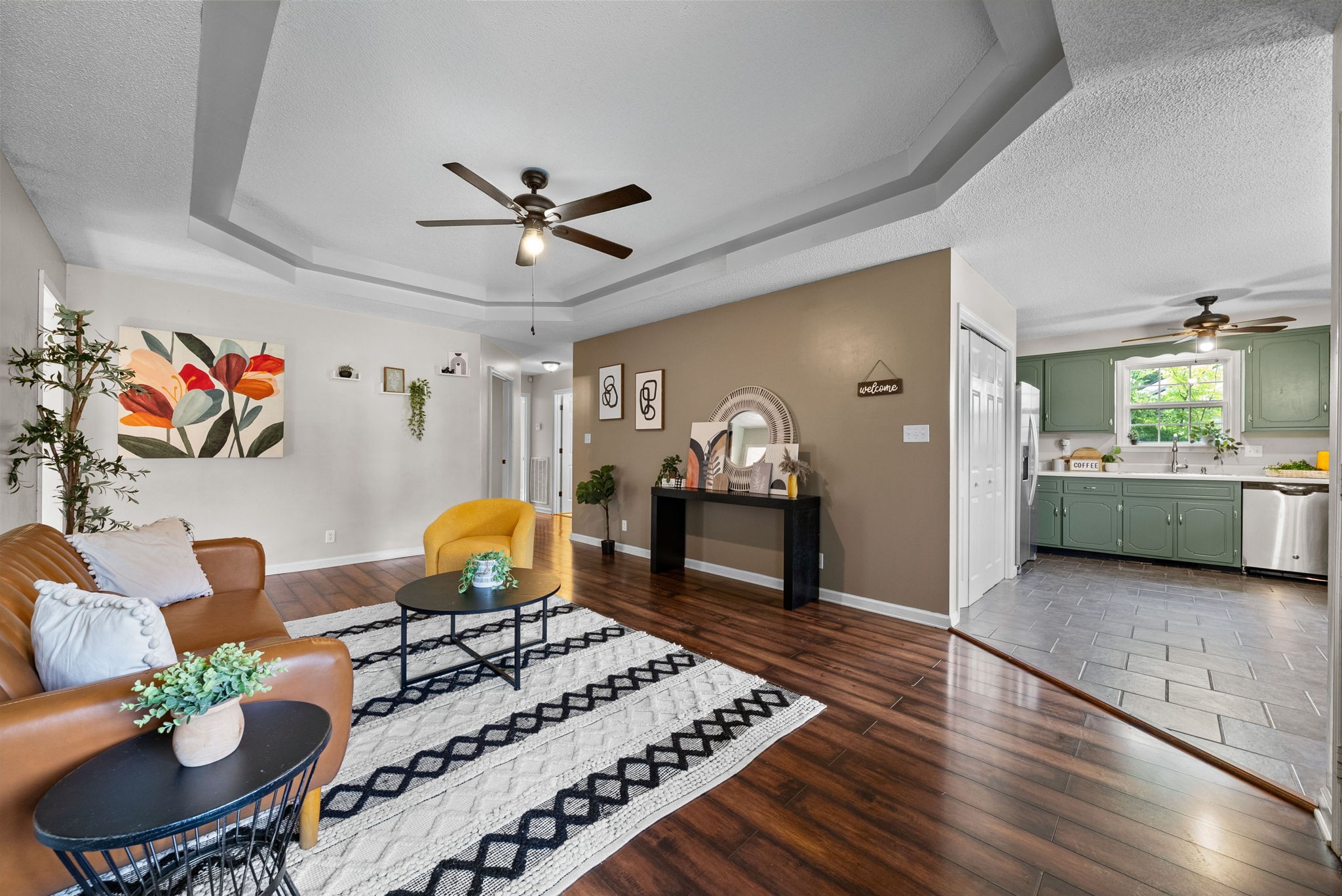 585 Somerset Ln
