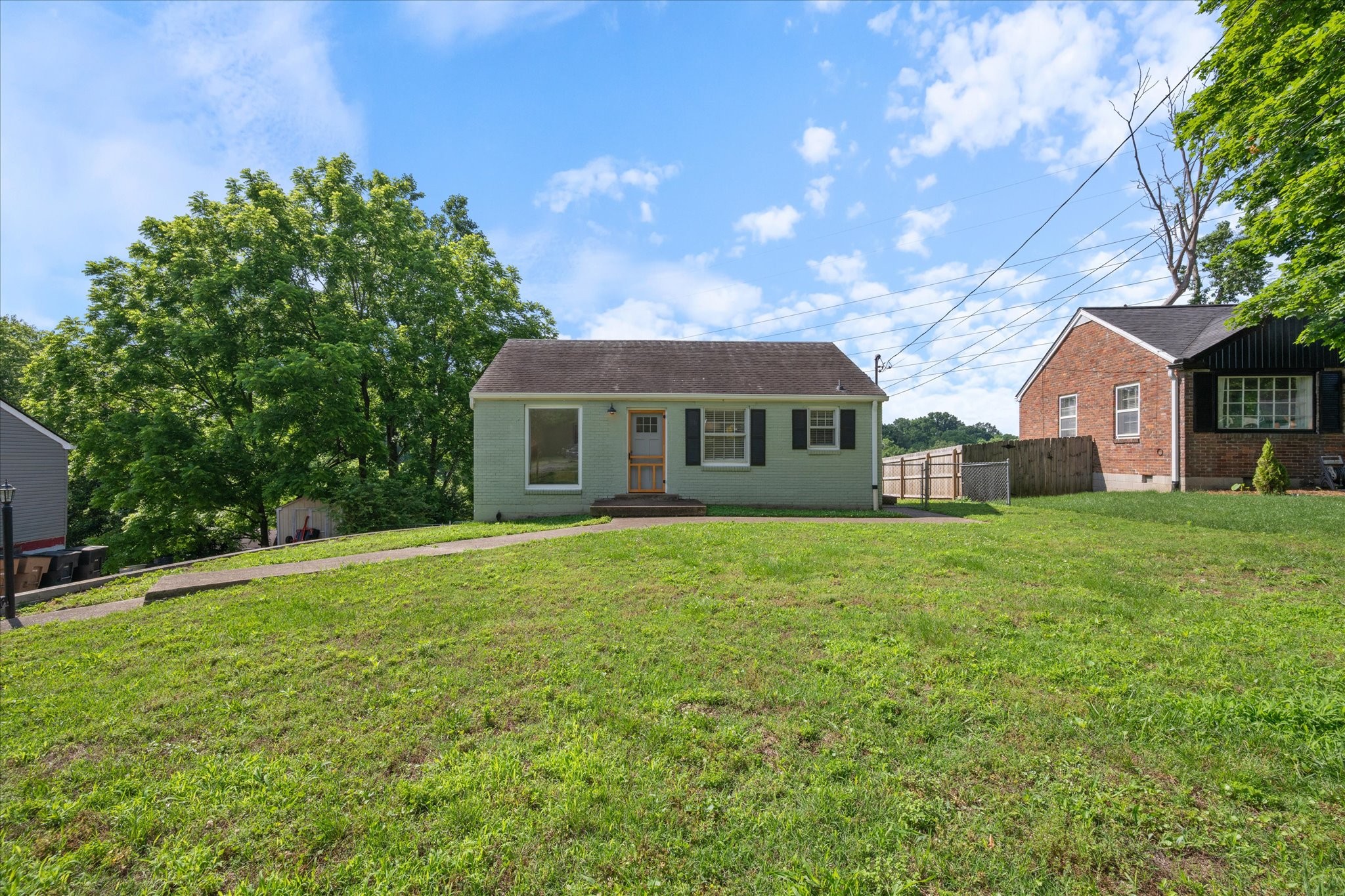 335 Tamworth Dr