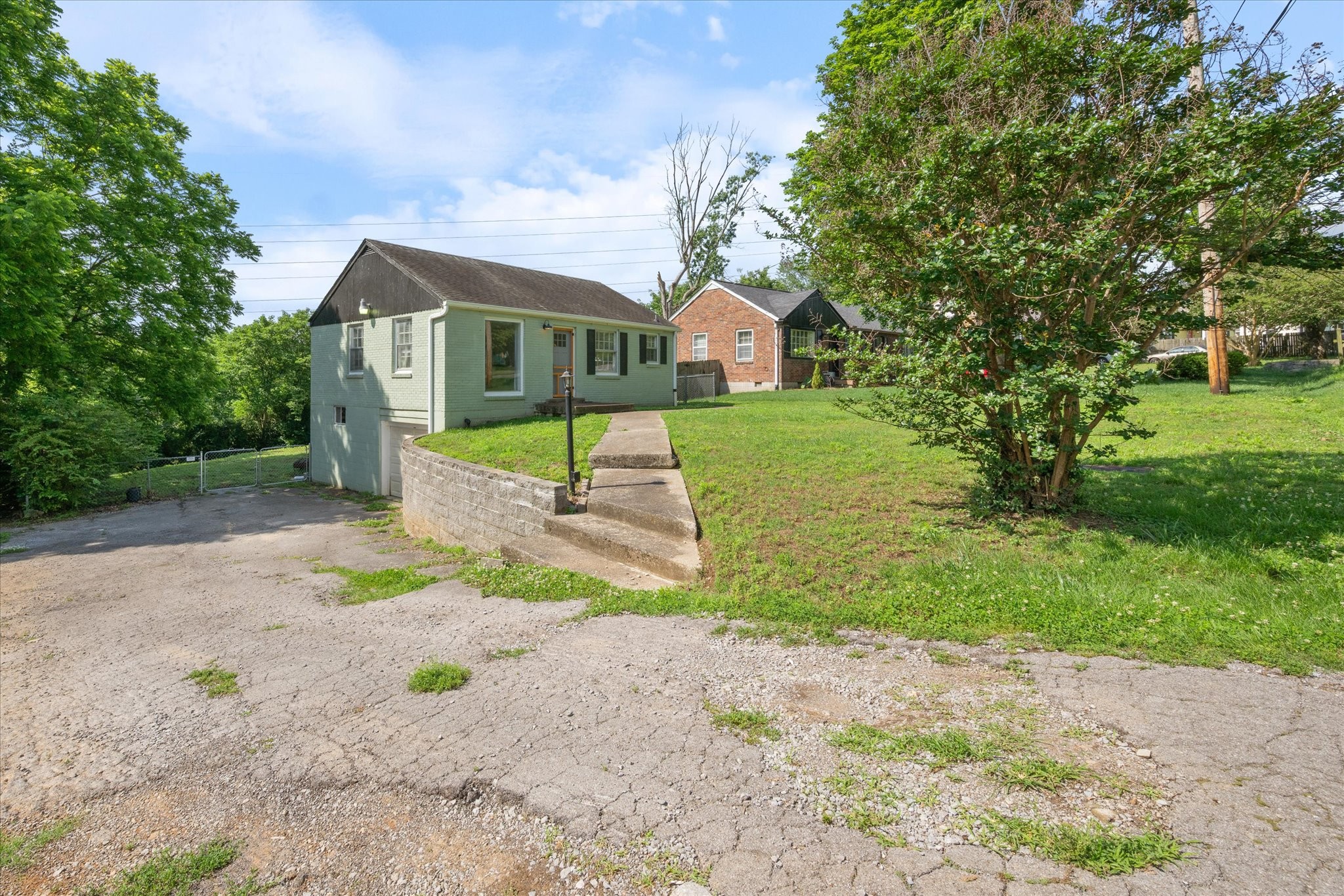 335 Tamworth Dr