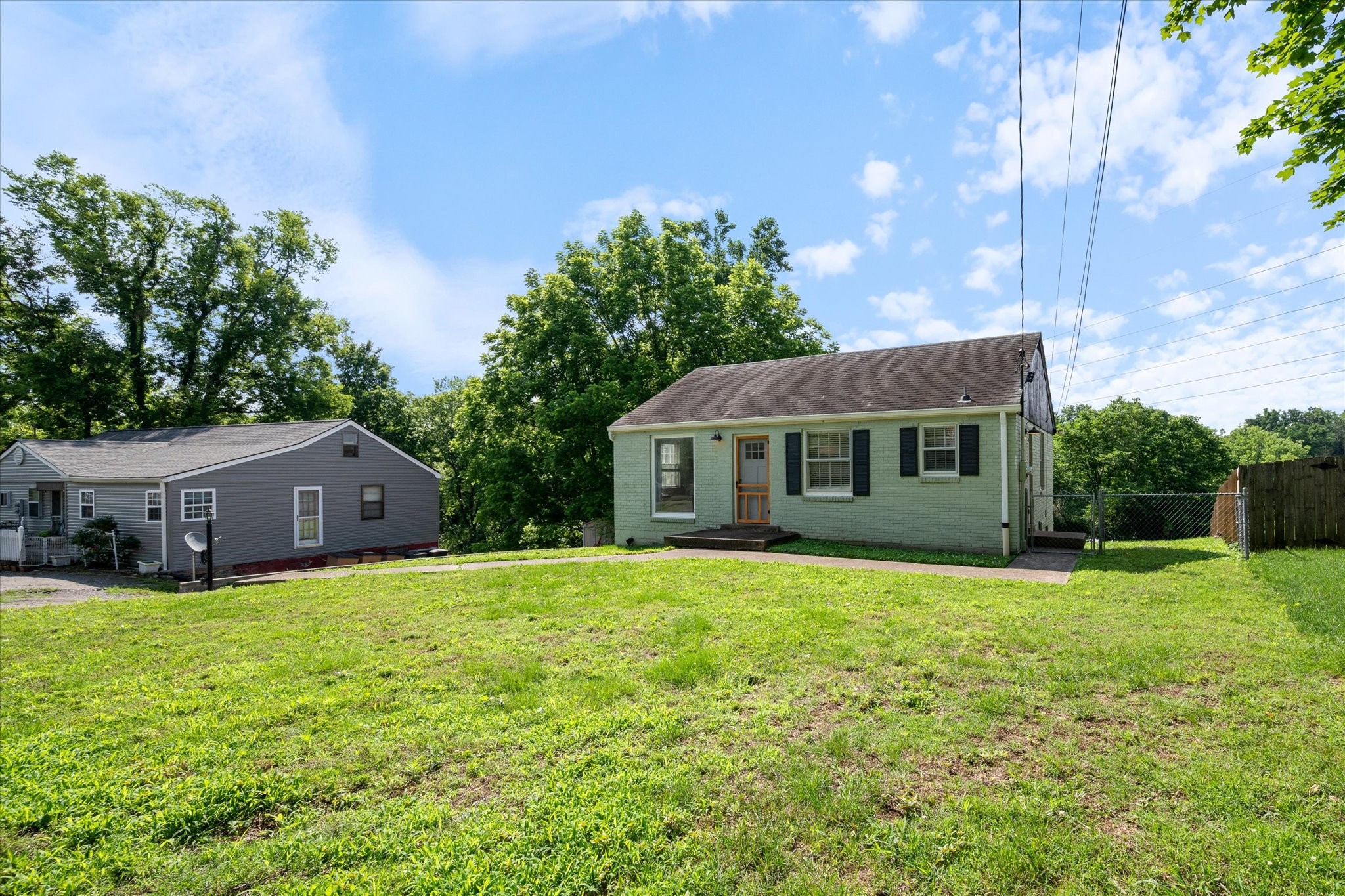 335 Tamworth Dr