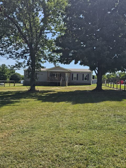 1824 Austin Rd Lafayette TN 37083