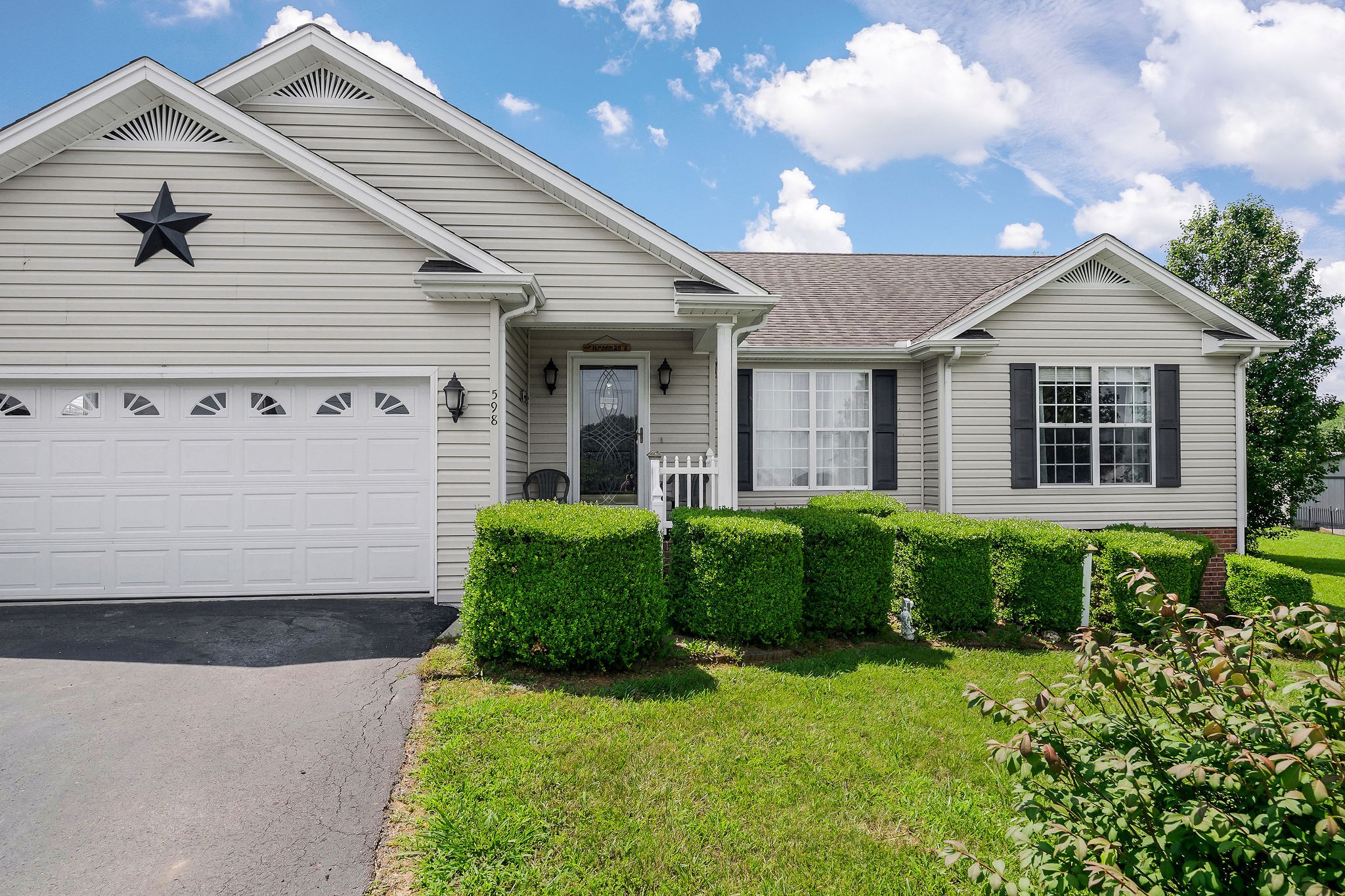598 Wyndwalker Ln