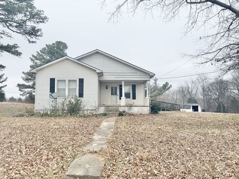 560 State Line Rd Loretto TN 38469