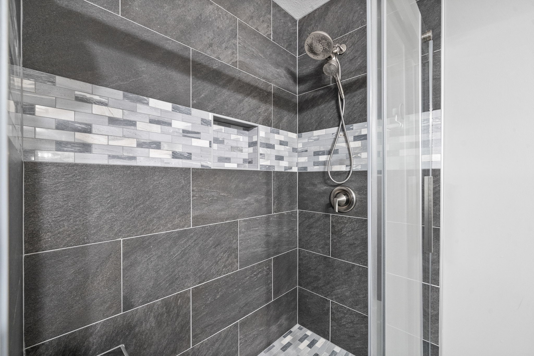 Hopkinsville, Kentucky 42240, United States, 3 Bedrooms Bedrooms, ,2 BathroomsBathrooms,Residential,Active,130374