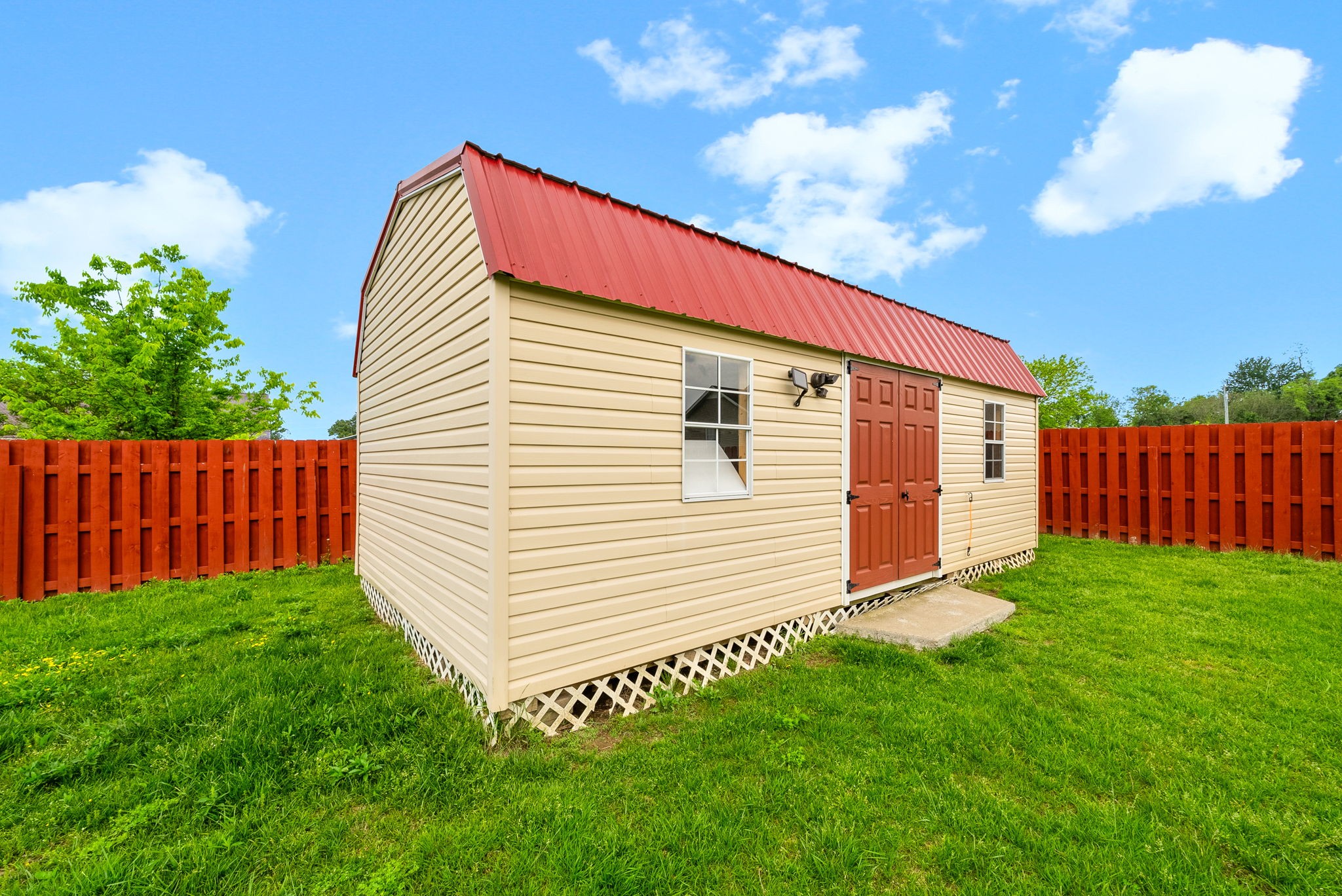 Hopkinsville, Kentucky 42240, United States, 3 Bedrooms Bedrooms, ,2 BathroomsBathrooms,Residential,Active,130374