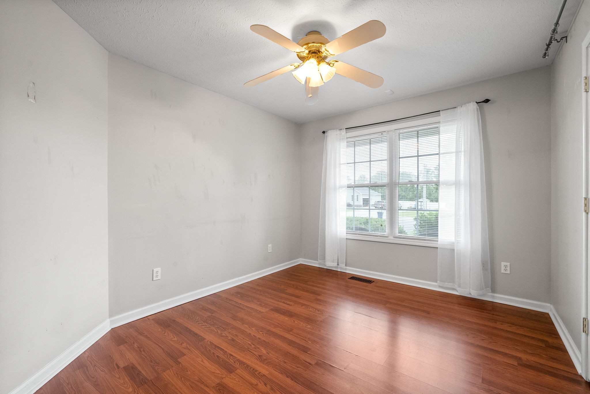 Hopkinsville, Kentucky 42240, United States, 3 Bedrooms Bedrooms, ,2 BathroomsBathrooms,Residential,Active,130374