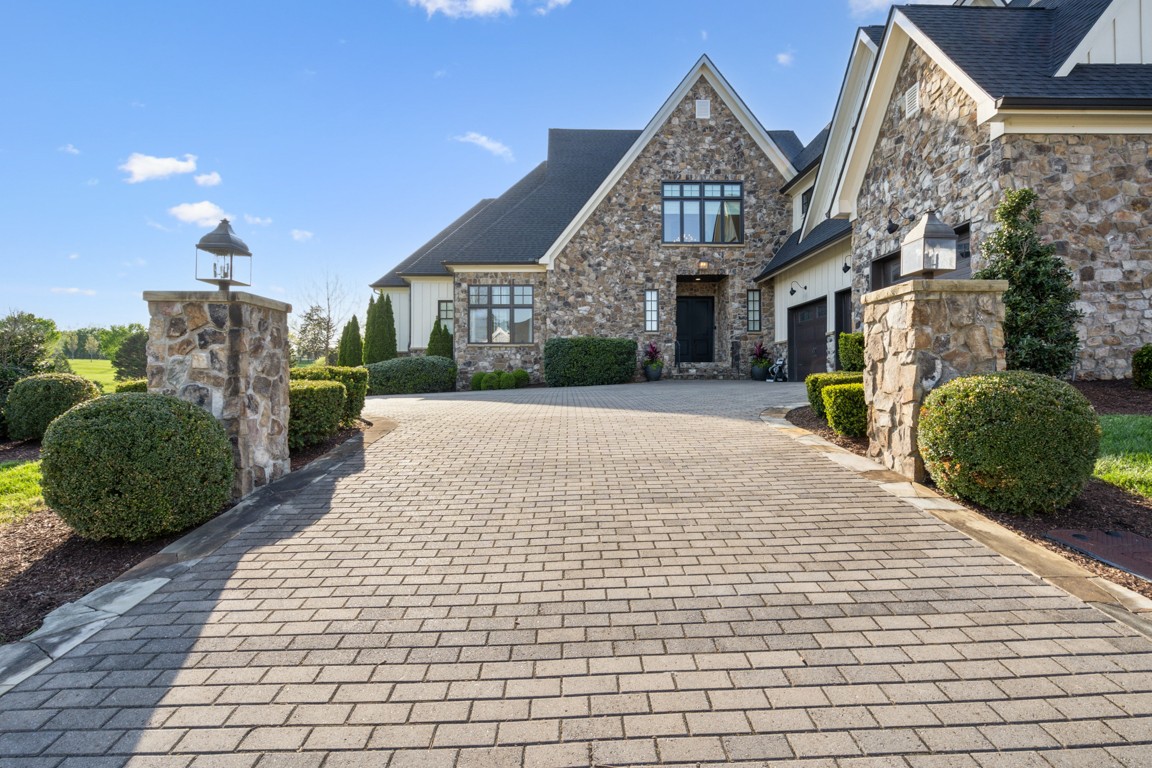 6066 Pelican Way