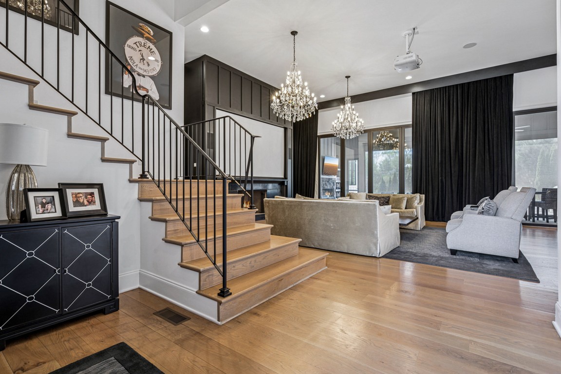 6066 Pelican Way